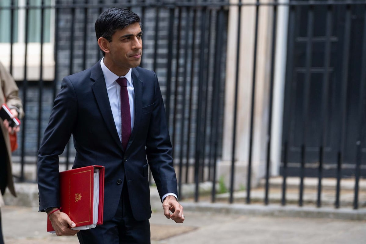 UK deficit 'could hit £300bn' as ministers urged to reject proposals for public sector spending cuts | London Evening Standard