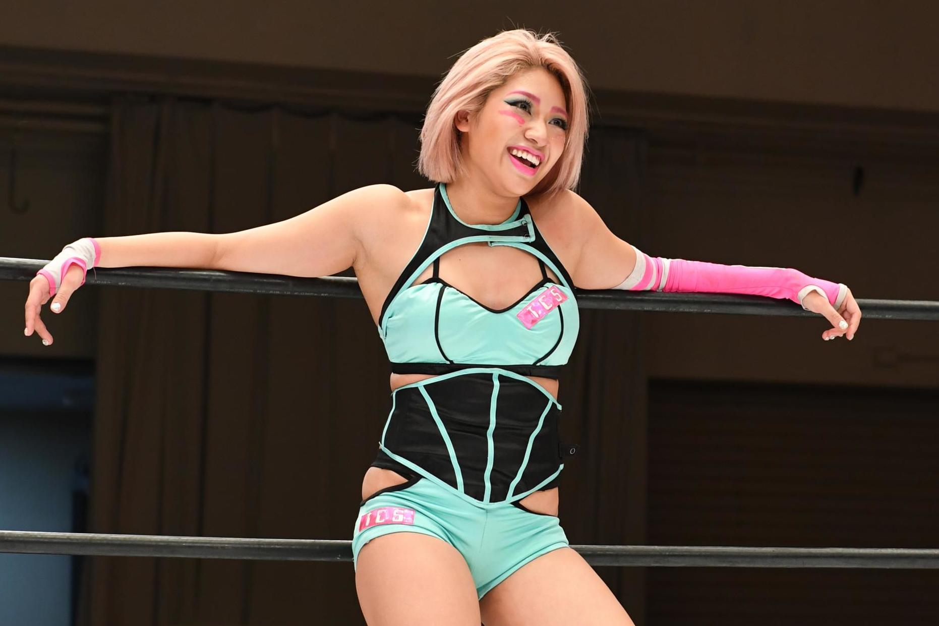 Tributes as wrestling and Netflix reality show star dies aged 22