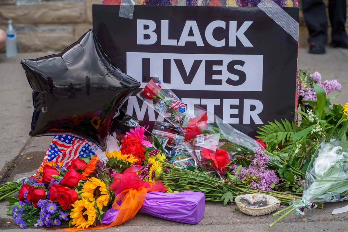 Four Minneapolis police officers fired after death of black man | London Evening Standard