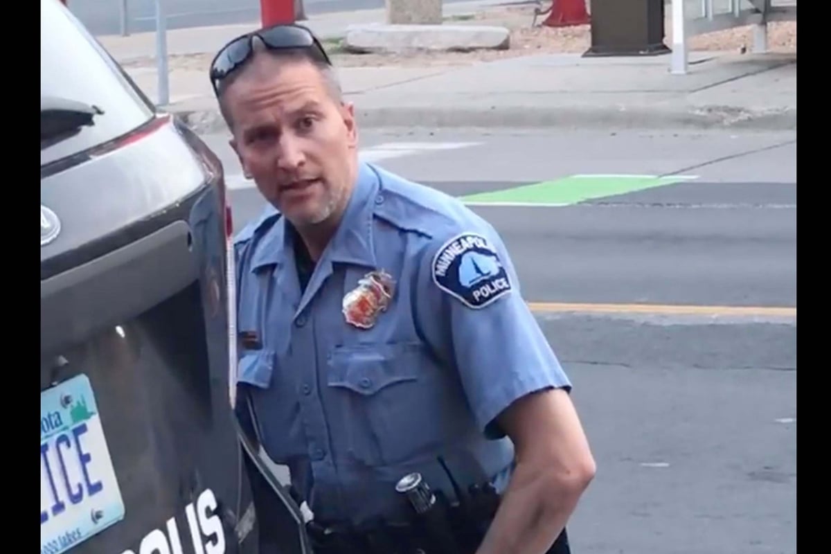 George Floyd death: US police officer who knelt on unarmed back man charged with murder | London Evening Standard