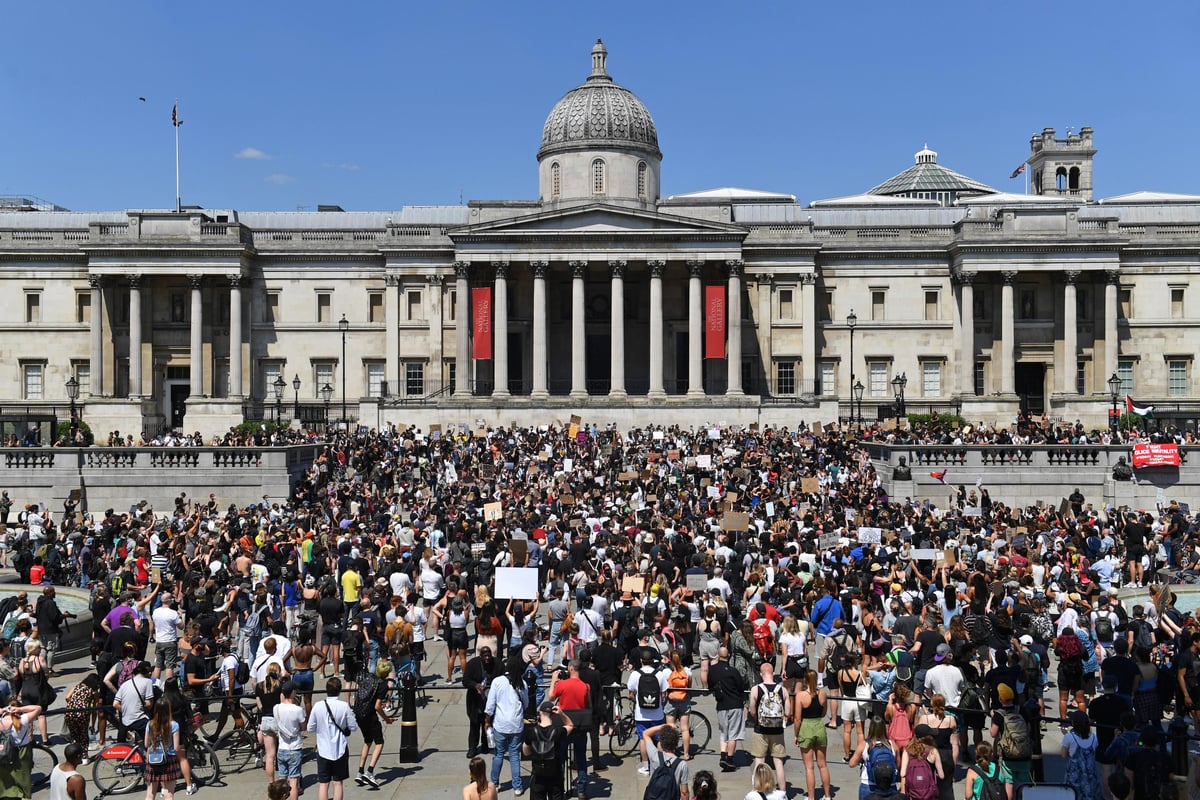 London George Floyd protest: Thousands of activists descend on Trafalgar Square, Parliament Square and US embassy brandishing placards | London Evening Standard