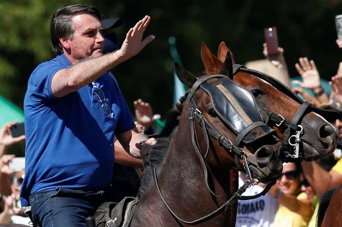 Jair Bolsonaro: Brazilian president tests positive for coronavirus | London Evening Standard