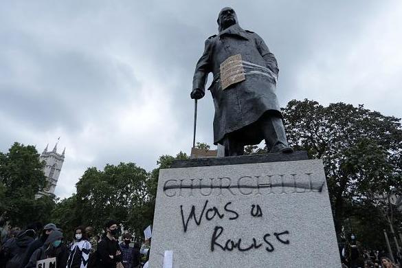 Boris Johnson vows to 'resist' attempts to remove Winston Churchill statue and brands racism charges 'height of lunacy' | London Evening Standard