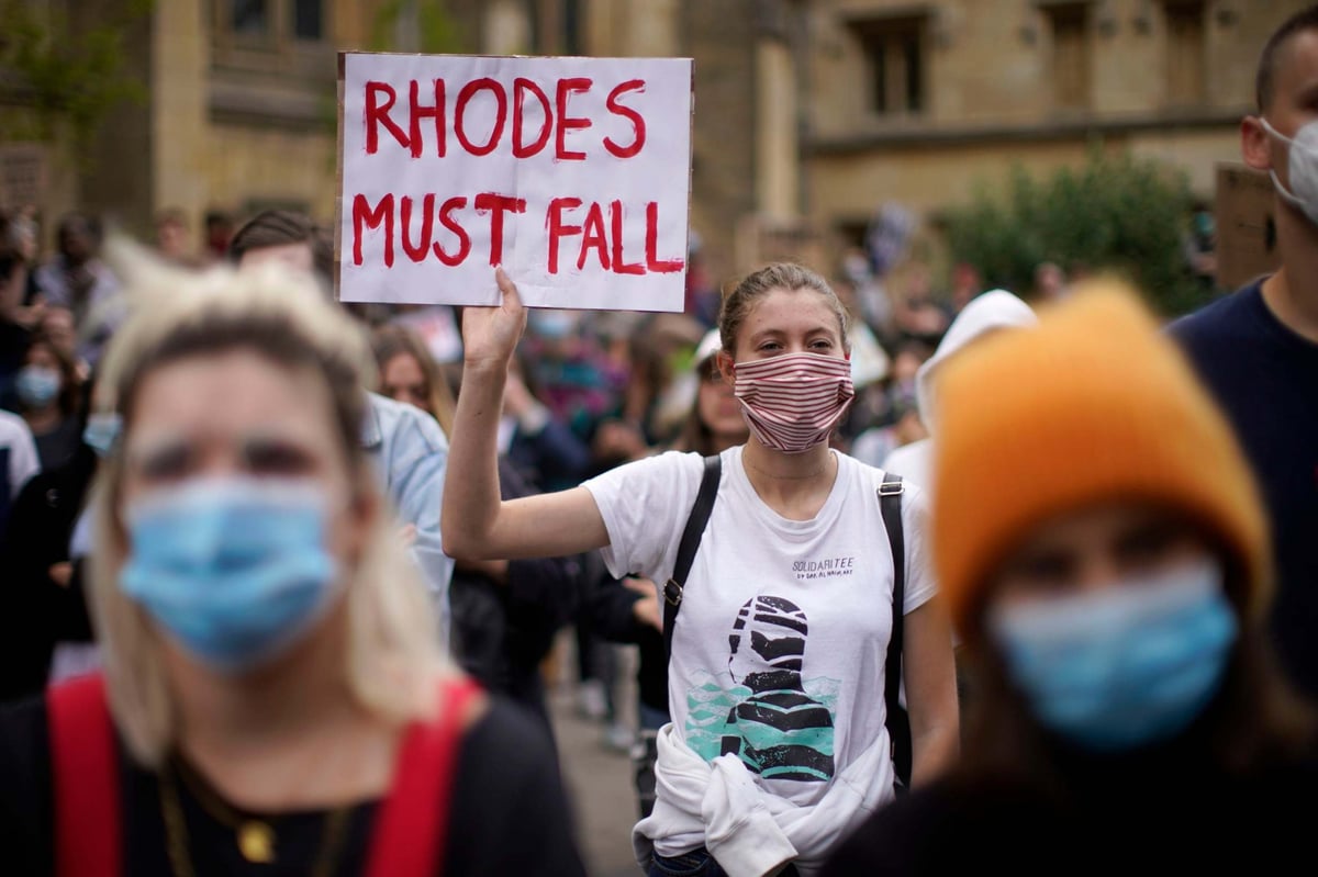 Cecil Rhodes protesters chant 'take it down' during anti-racism demonstration over Oxford University statue | London Evening Standard