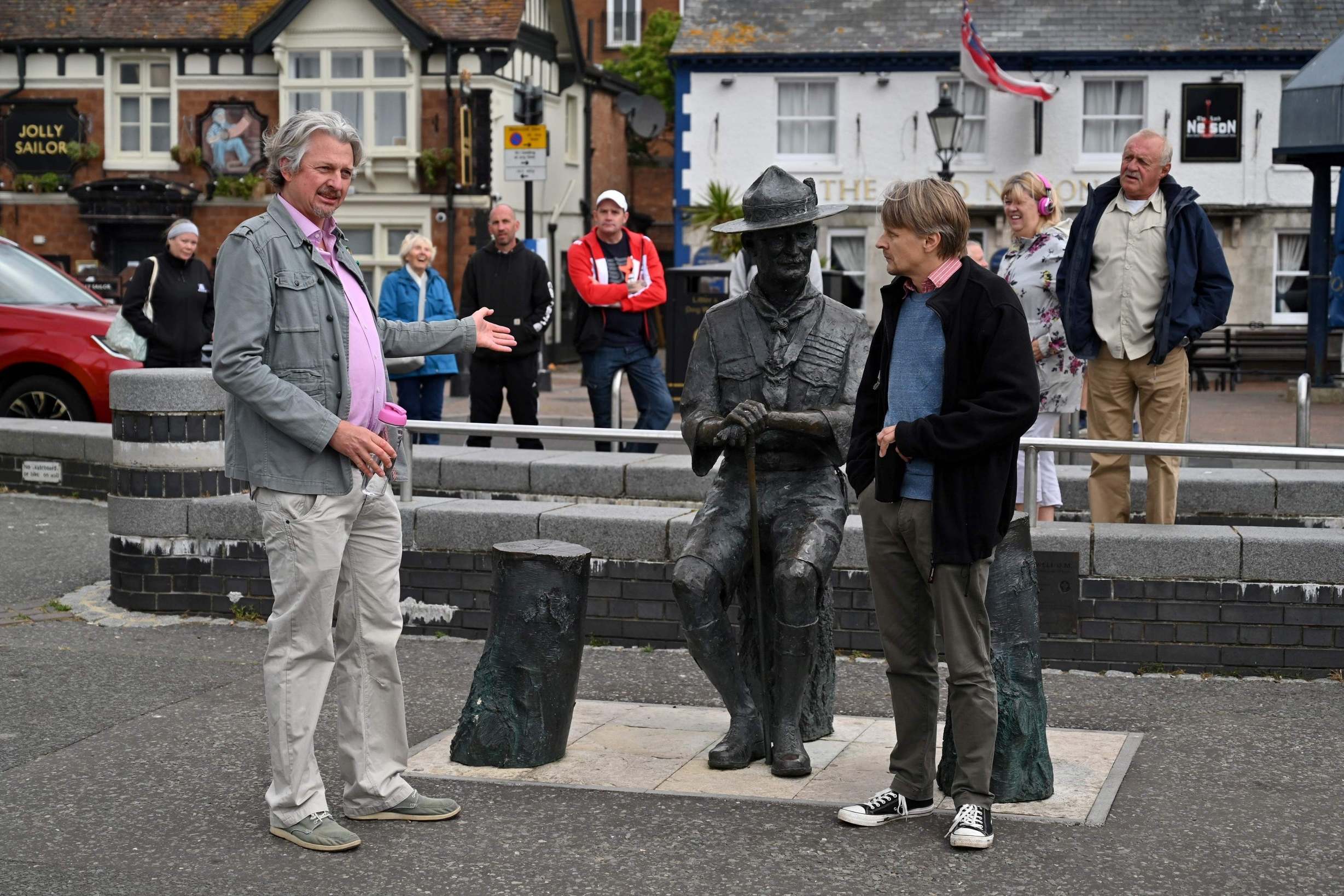 Council u-turns on removing scout leader statue over Nazi ties