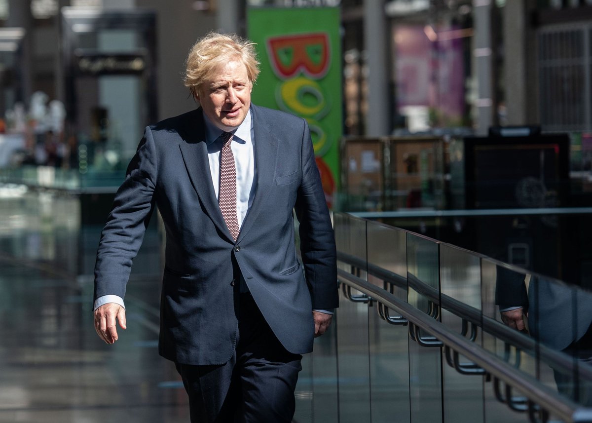 Boris Johnson says falling Covid cases give ‘margin for manoeuvre’ on two-metre rule | London Evening Standard