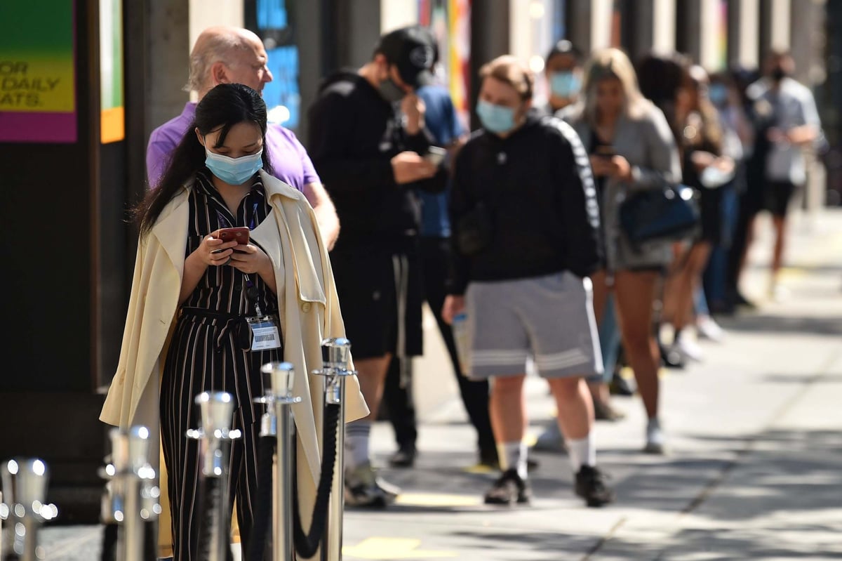 Stores face fight for survival as retail sales slump by more than quarter in May | London Evening Standard