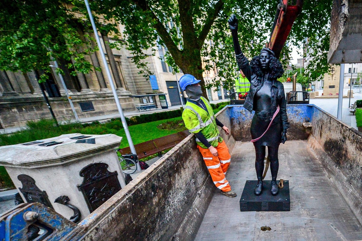 Artist agrees to pay costs of removing Black Lives Matter sculpture from Edward Colston plinth in Bristol | London Evening Standard