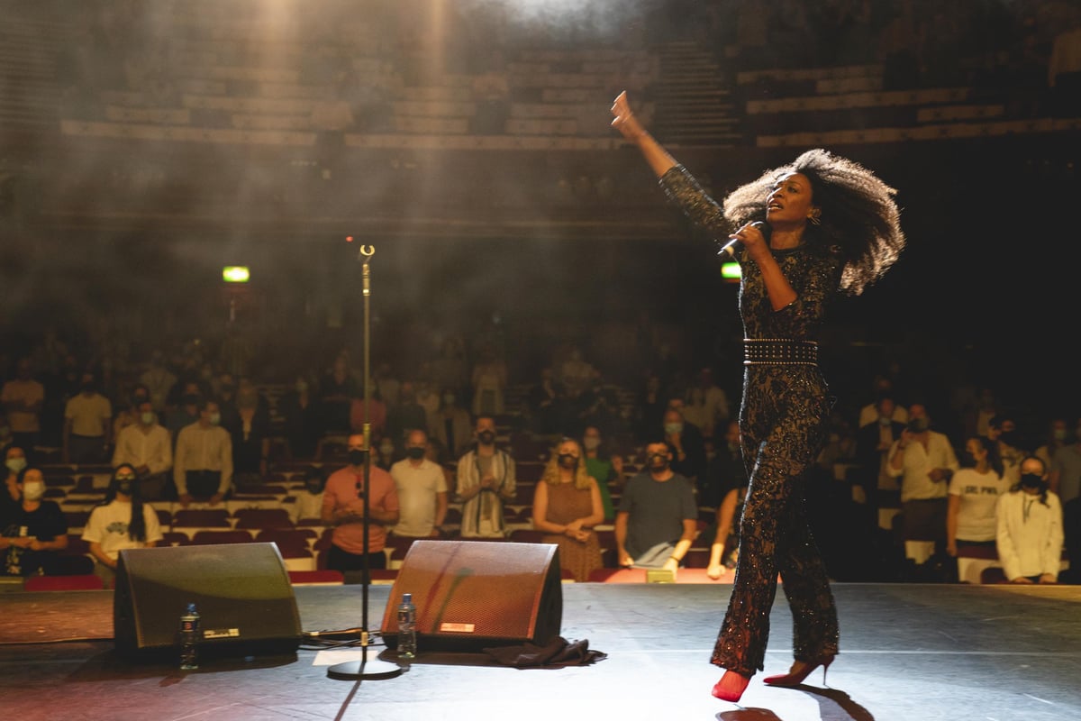 'We are not a risk': London Palladium hosts an audience for live performance safety trial | London Evening Standard