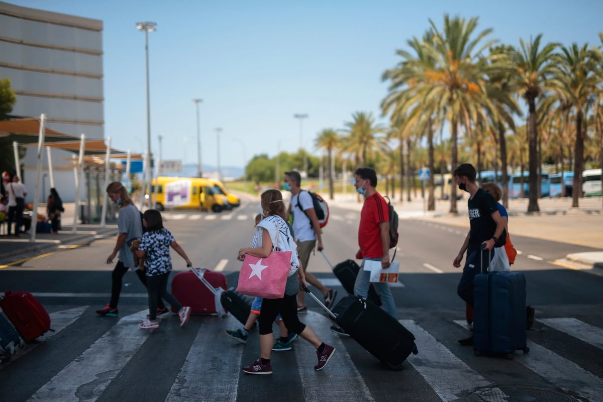 Should we stay or should we go? Minister Helen Whately accused of confusion over advice on holidays abroad | London Evening Standard