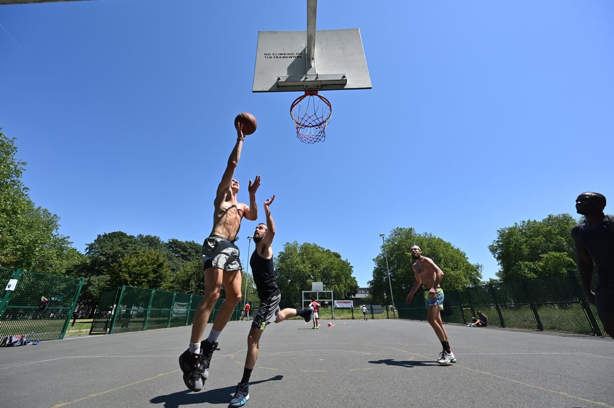 Where to play outdoor sport in London: Tennis, football and basketball courts to book now | London Evening Standard
