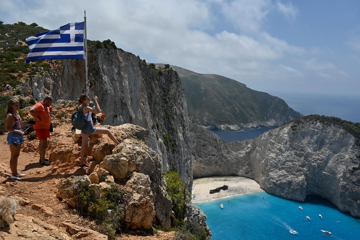 Pressure mounting for England to impose quarantine rules on travellers returning from Greece | London Evening Standard
