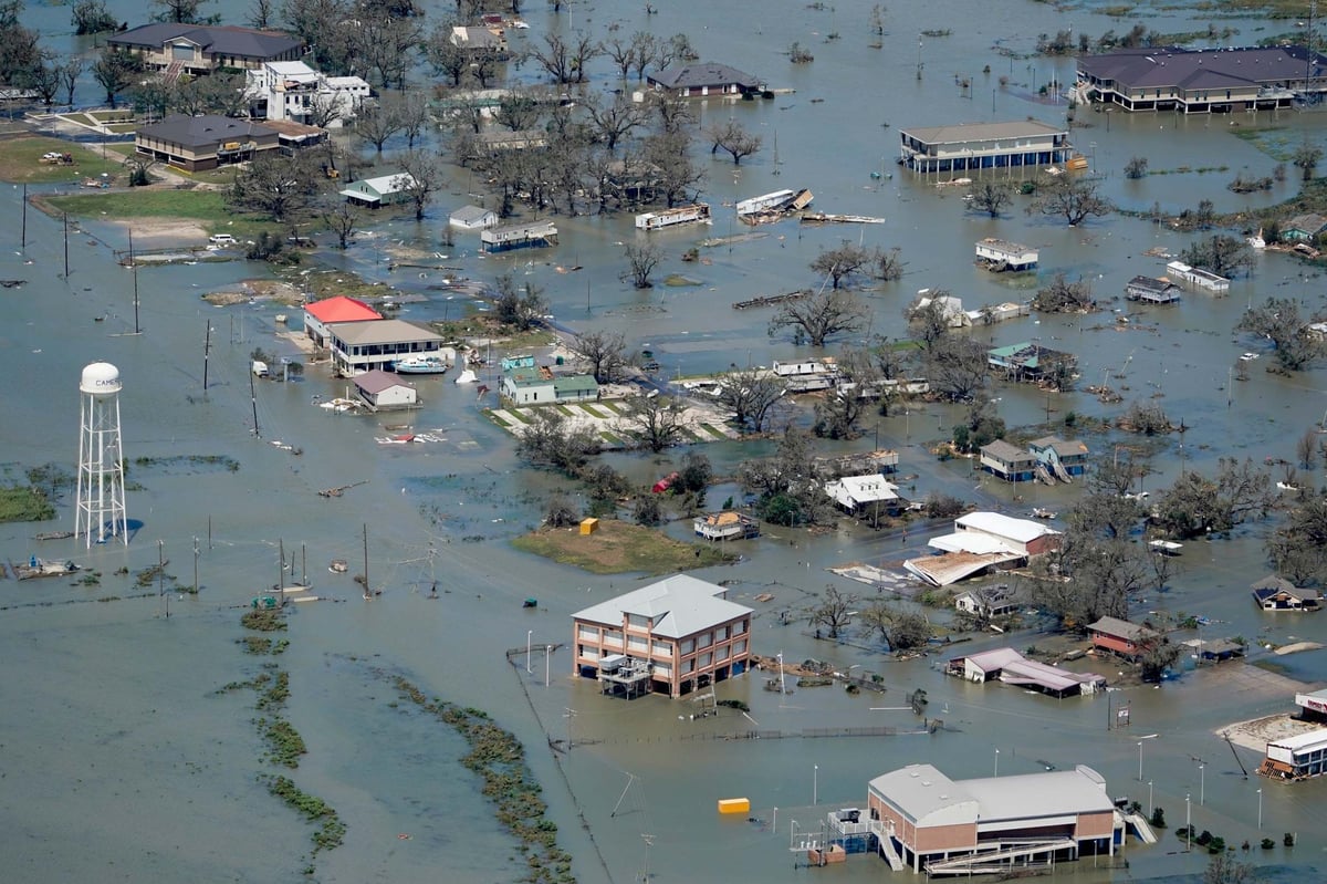 Six dead including 14-year-old girl after Hurricane Laura lashes Gulf Coast | London Evening Standard