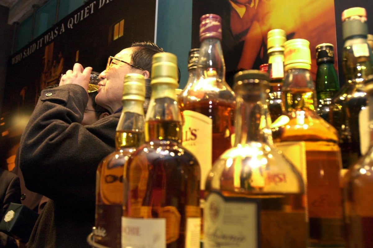 That's the spirit: Scientists develop laser test for counterfeit whiskey without opening the bottle | London Evening Standard