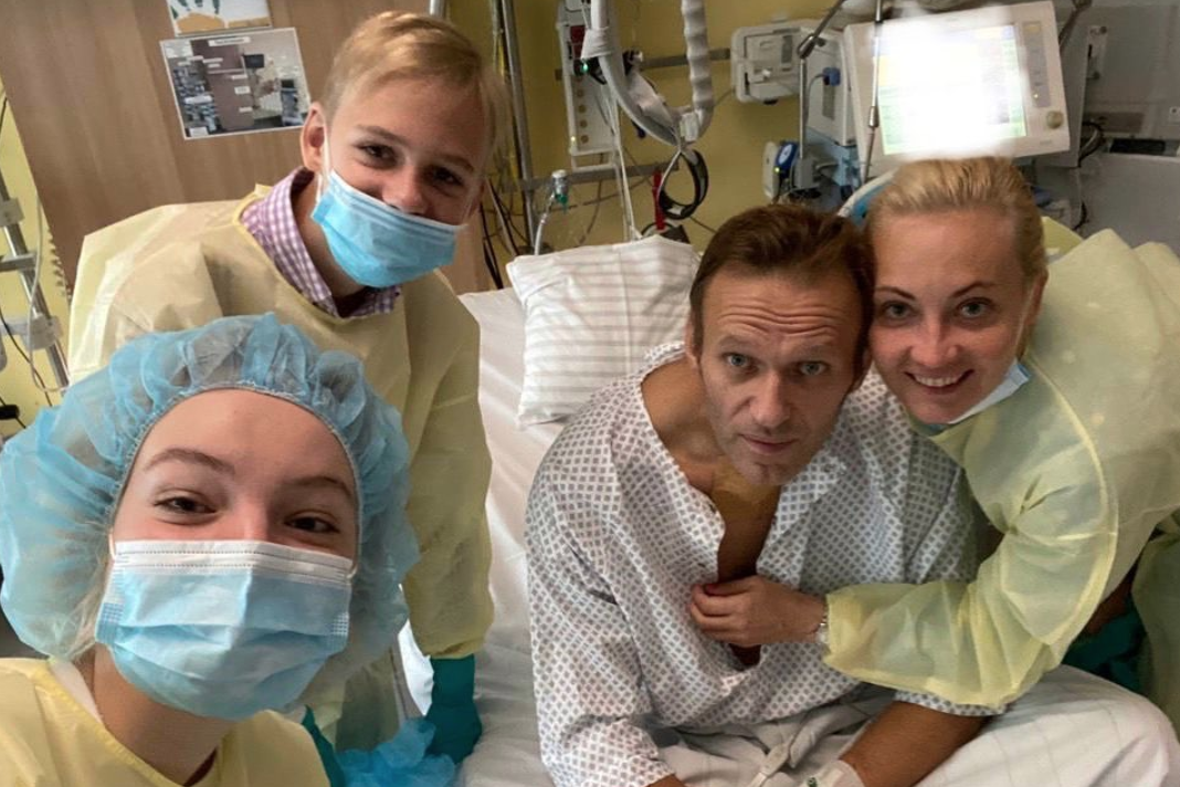 Putin critic Alexei Navalny posts defiant message from hospital bed, telling supporters: "I missed you" | London Evening Standard