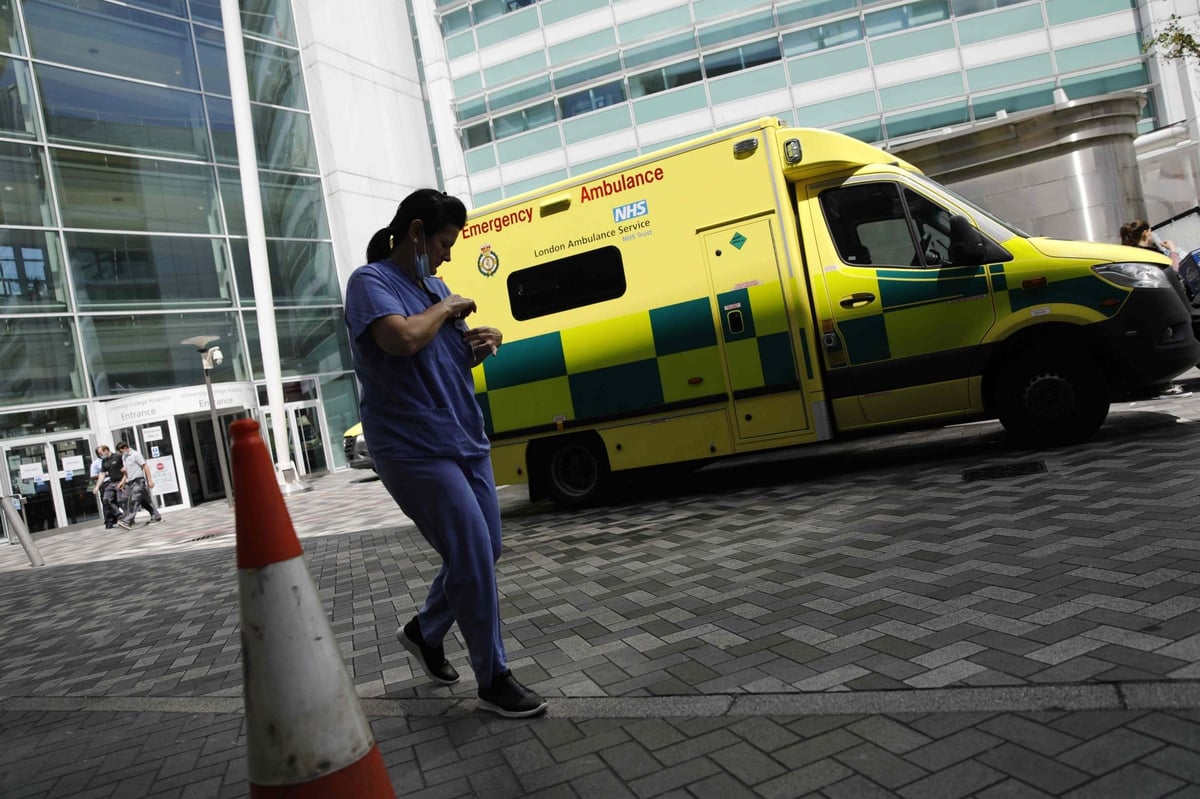 UK coronavirus cases up by 13,864 as deaths rise by 87 | London Evening Standard
