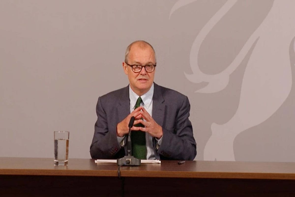 UK could face 50,000 Covid cases and 200 deaths a day if surge in infections continues, Sir Patrick Vallance warns | London Evening Standard