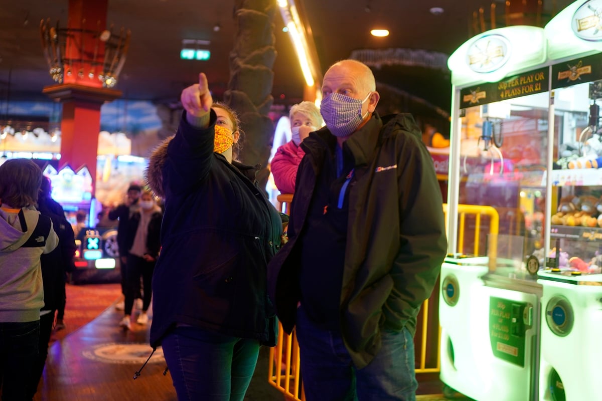 Nicola Sturgeon names Blackpool as super-spreading hotspot as she calls on Boris Johnson to restrict travel | London Evening Standard