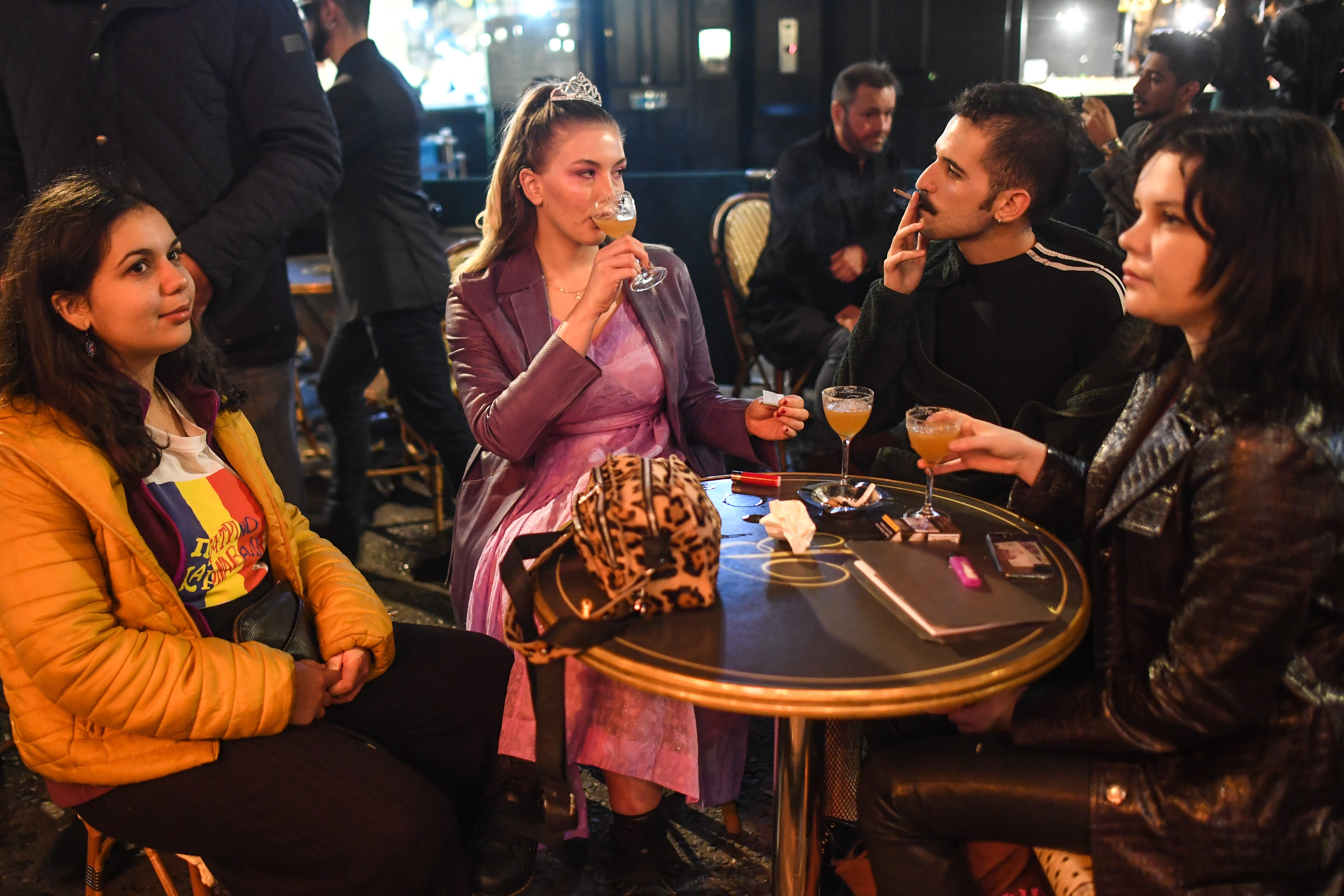 Last orders: Londoners enjoy final Saturday night out before lockdown 