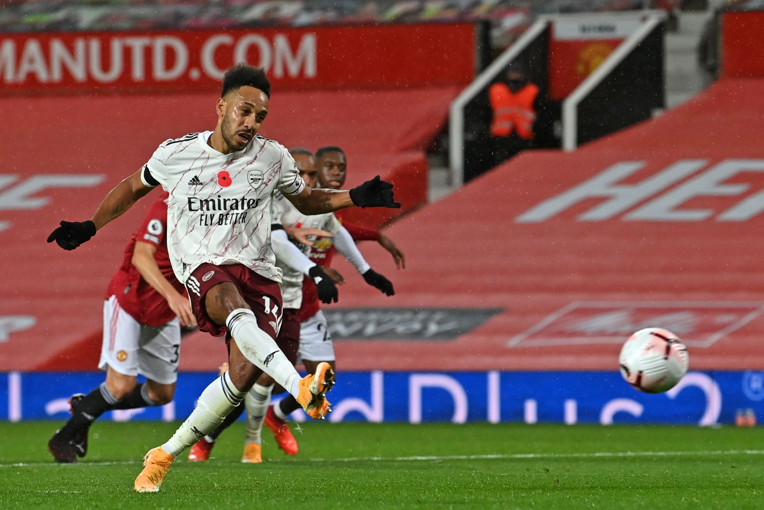 Manchester United 0-1 Arsenal: Latest updates at Old Trafford – LIVE!