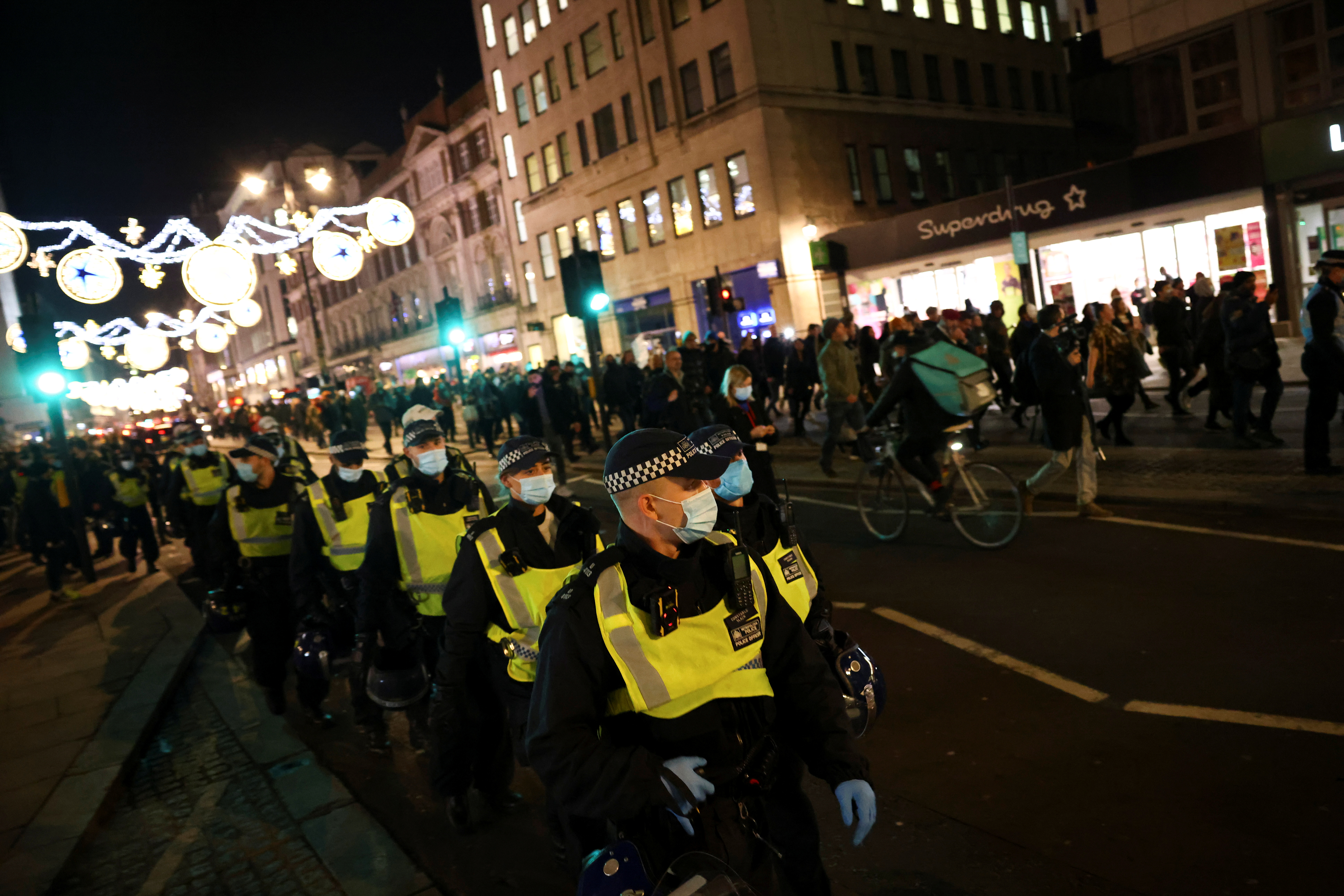 ‘Stay at home’: Met issues arrest warning to anti-lockdown protesters