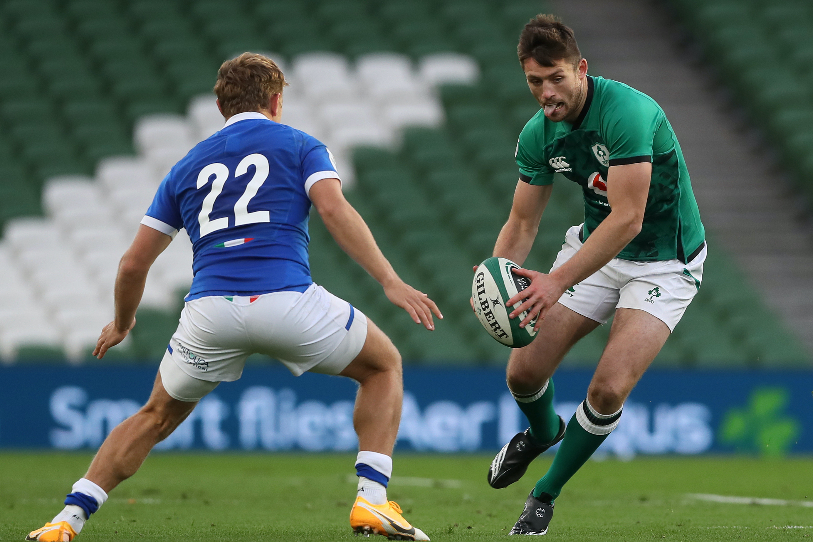 Byrne to replace injured Sexton in Ireland XV for England clash
