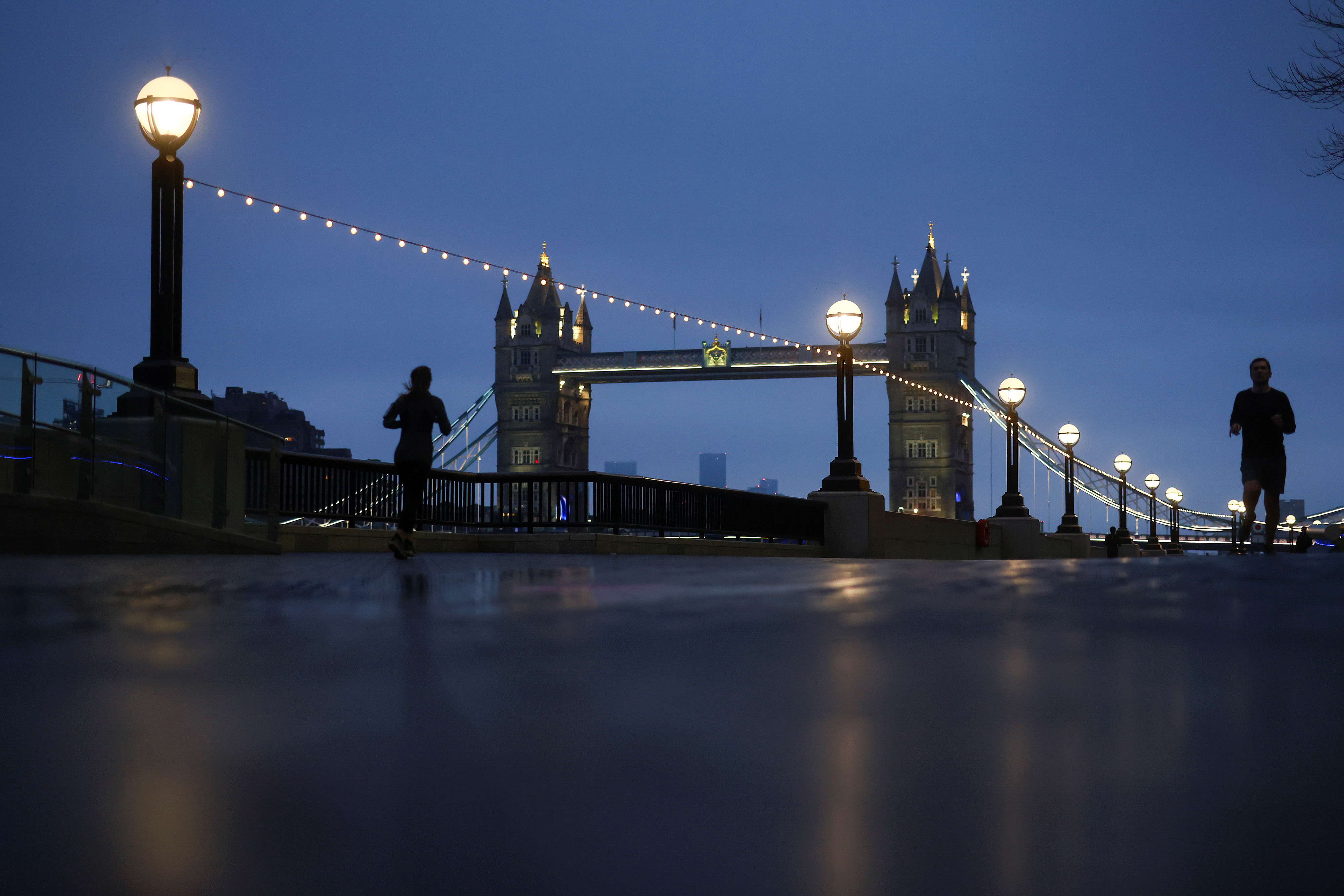 London hopes for return to Tier 2 restrictions after lockdown 