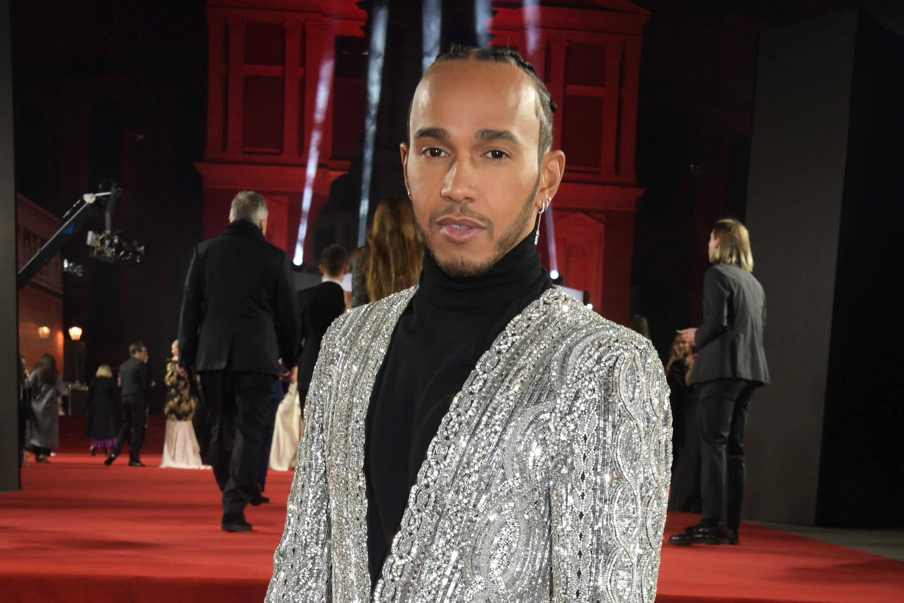 Lewis Hamilton draws on followers to back our Art for Animals drive