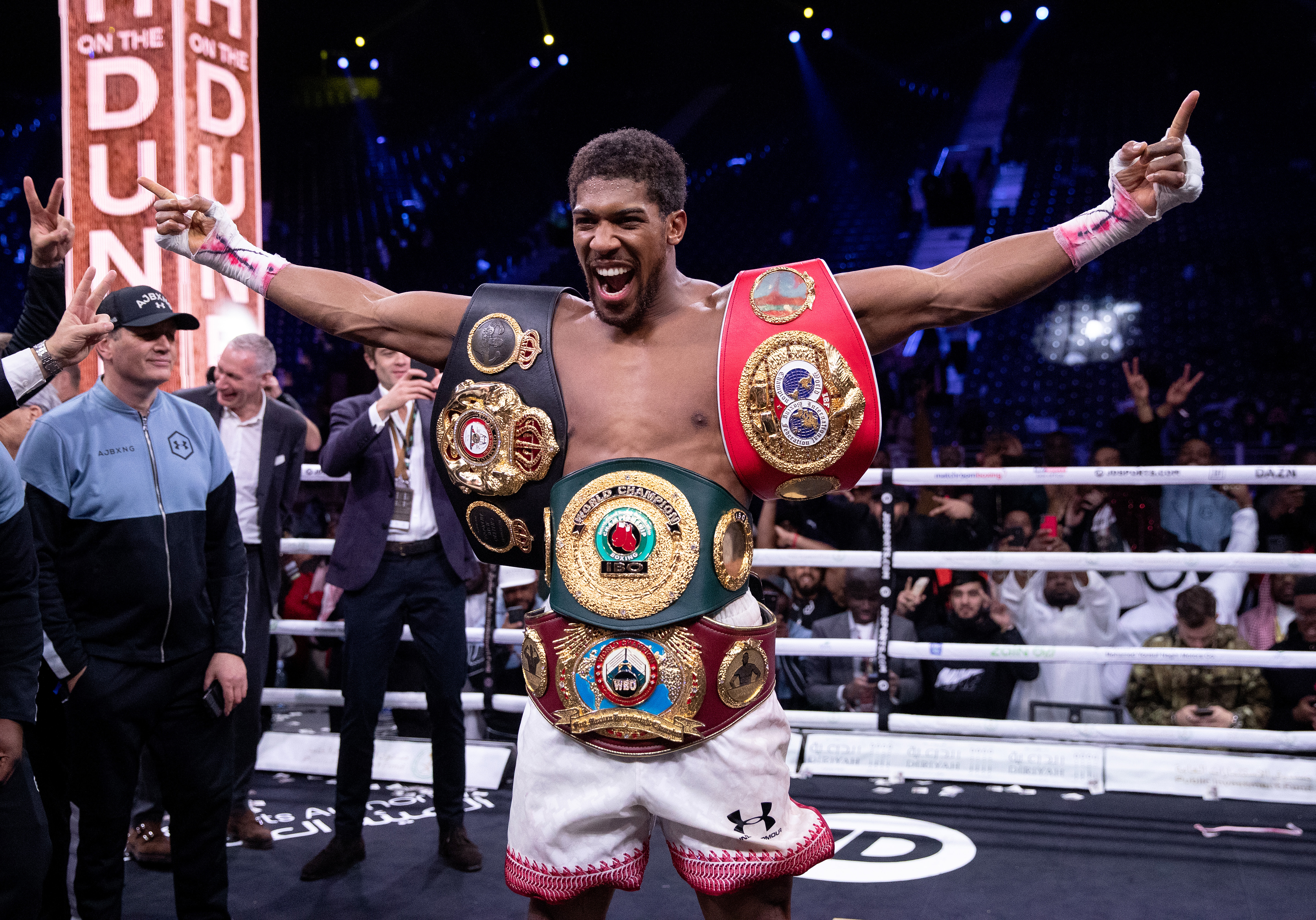 Joshua willing to take pay cut to get Fury fight on at Wembley