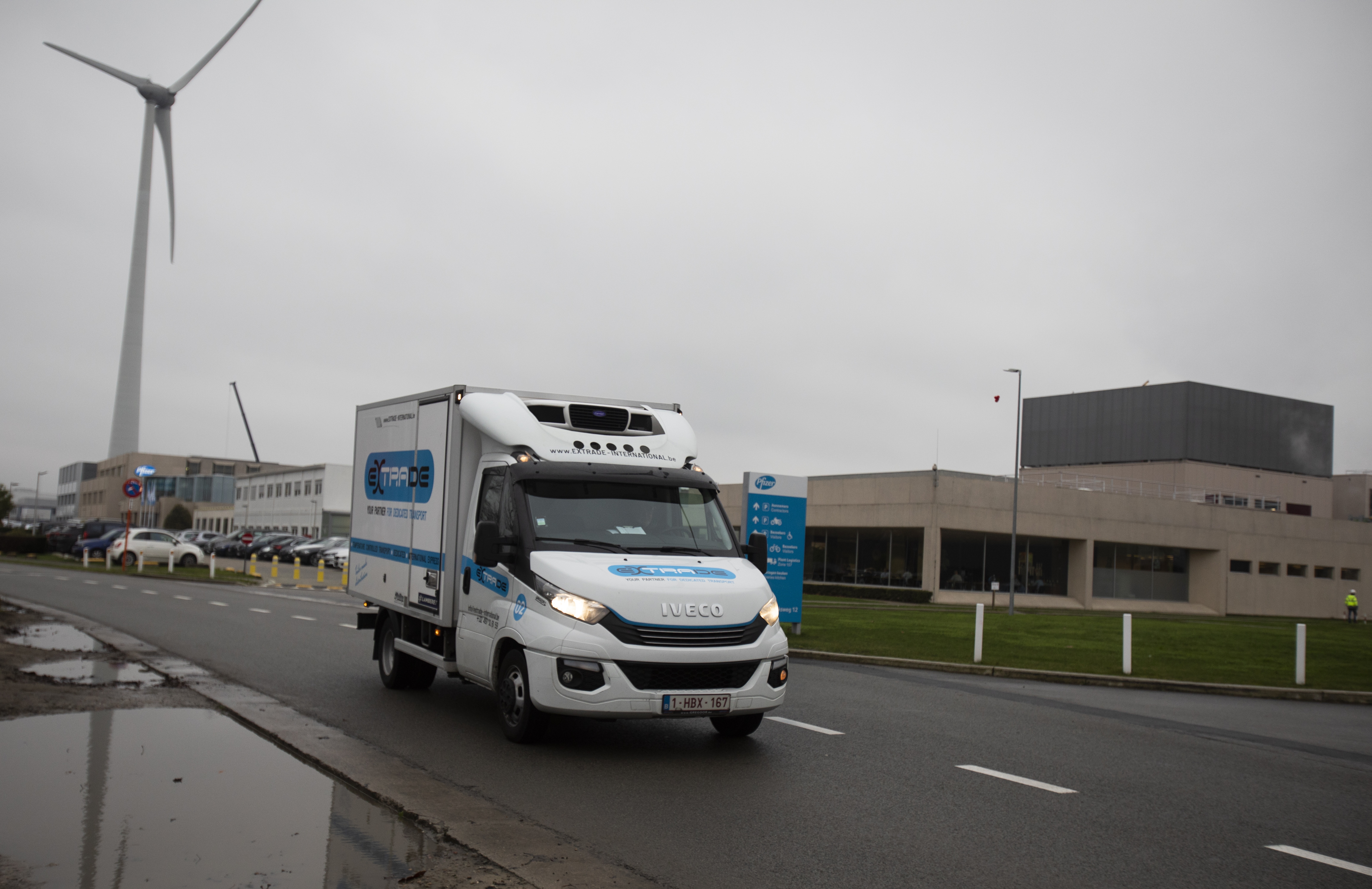 Army could airlift Covid vaccine in no-deal Brexit, suggests minister