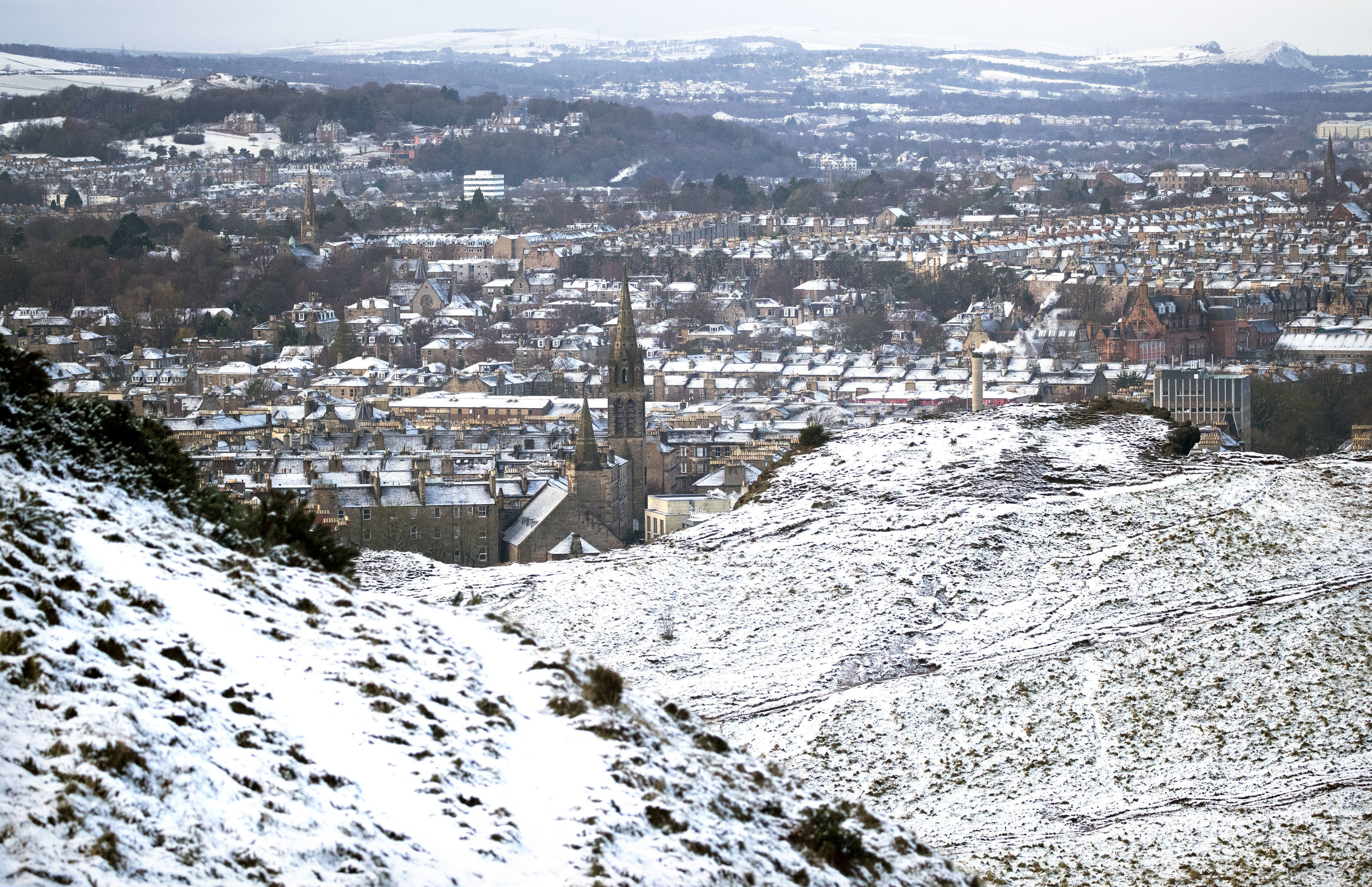 Edinburgh woken by ‘thundersnow’ as storm hits city