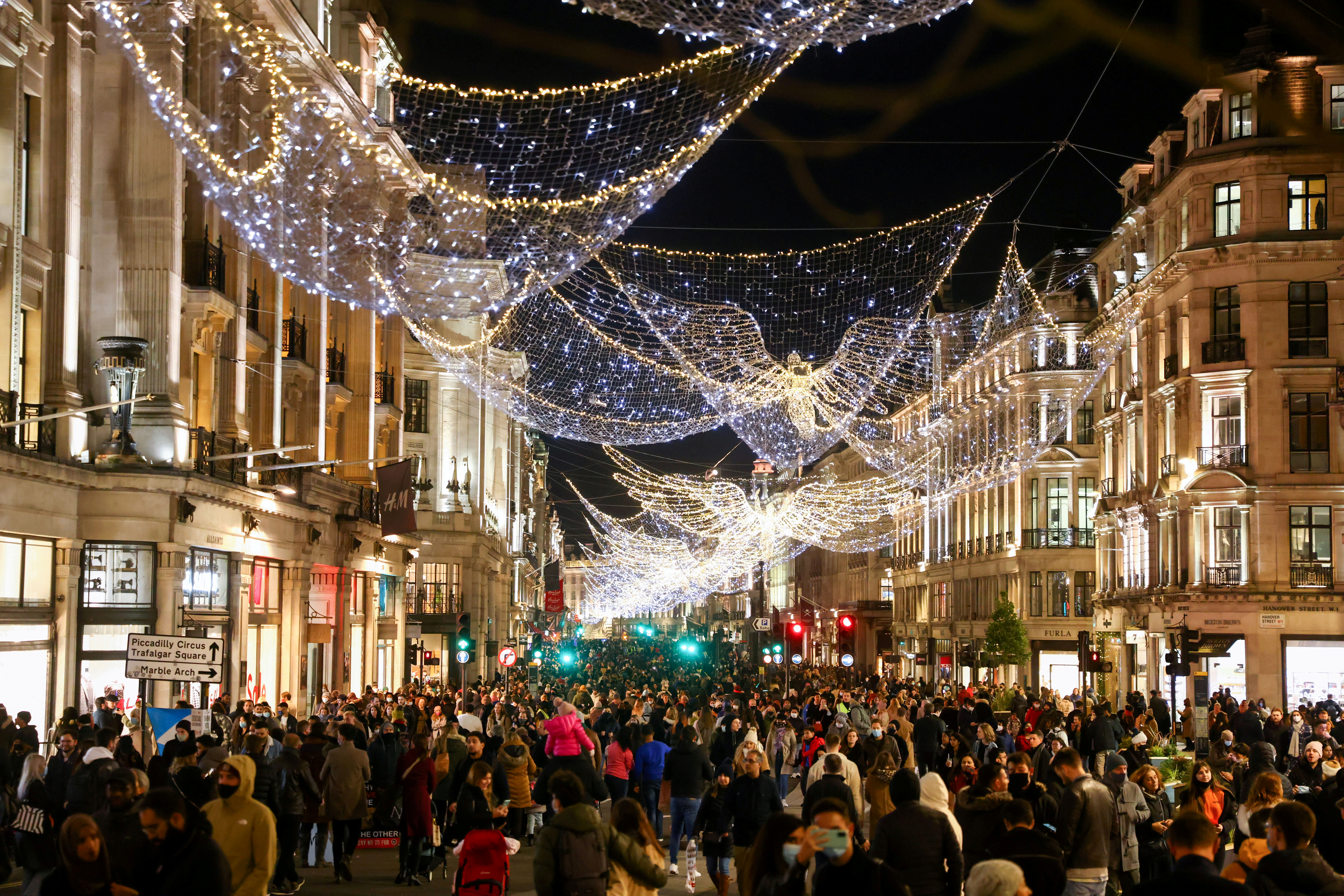 FILE PHOTO: Outbreak of the coronavirus disease (COVID-19) in London