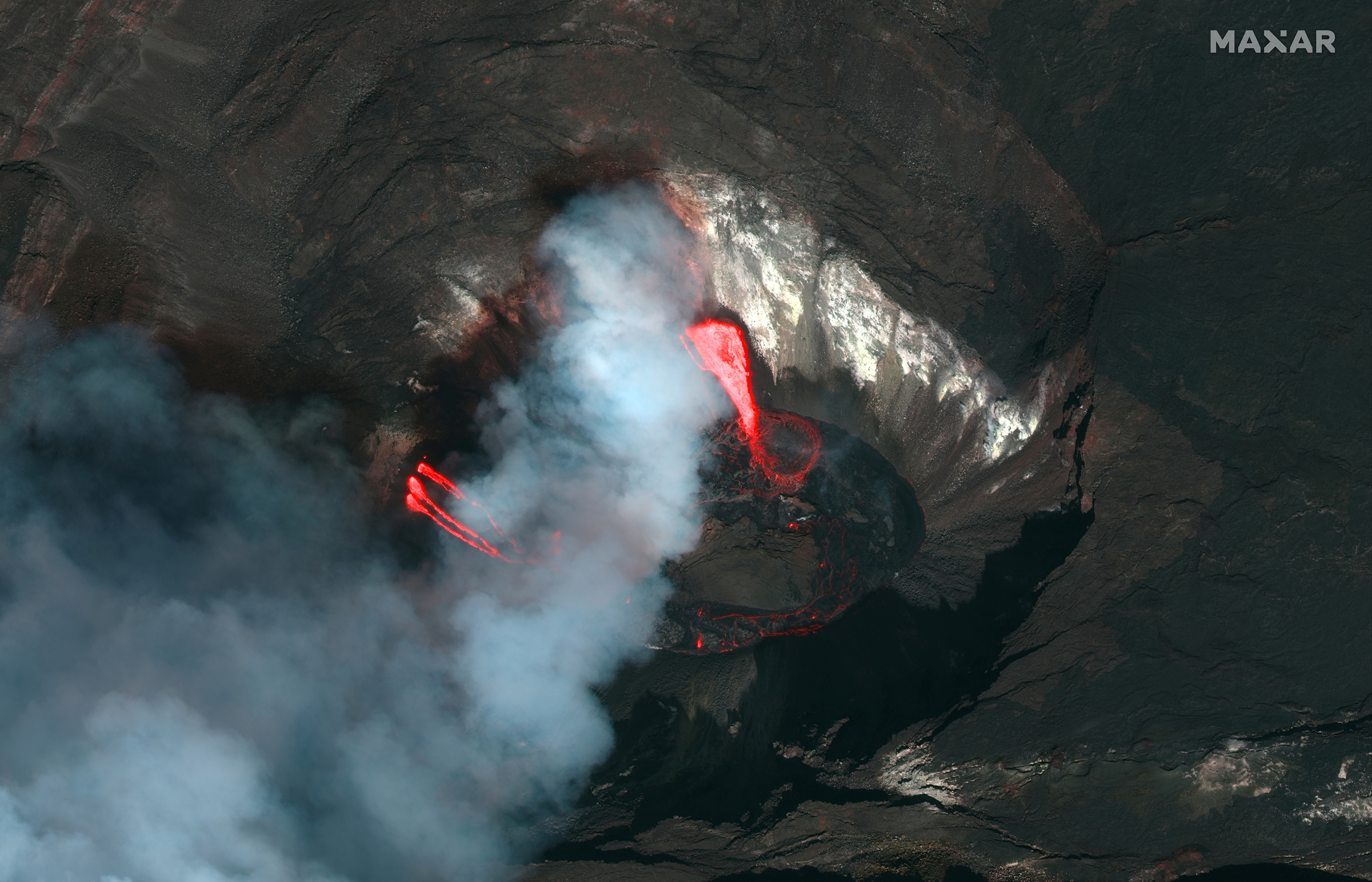 Volcano erupts on Hawaii’s Big Island triggering earthquake