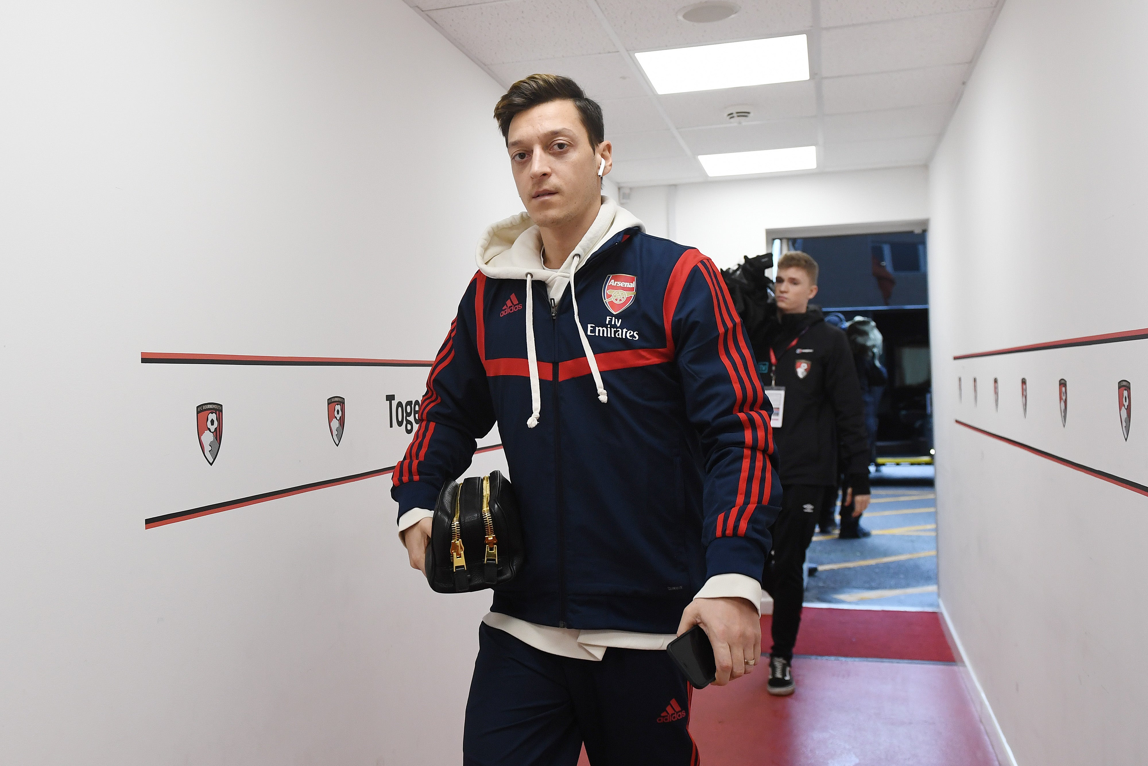 Ozil addresses Arsenal exile: ‘I wish I could help the team’
