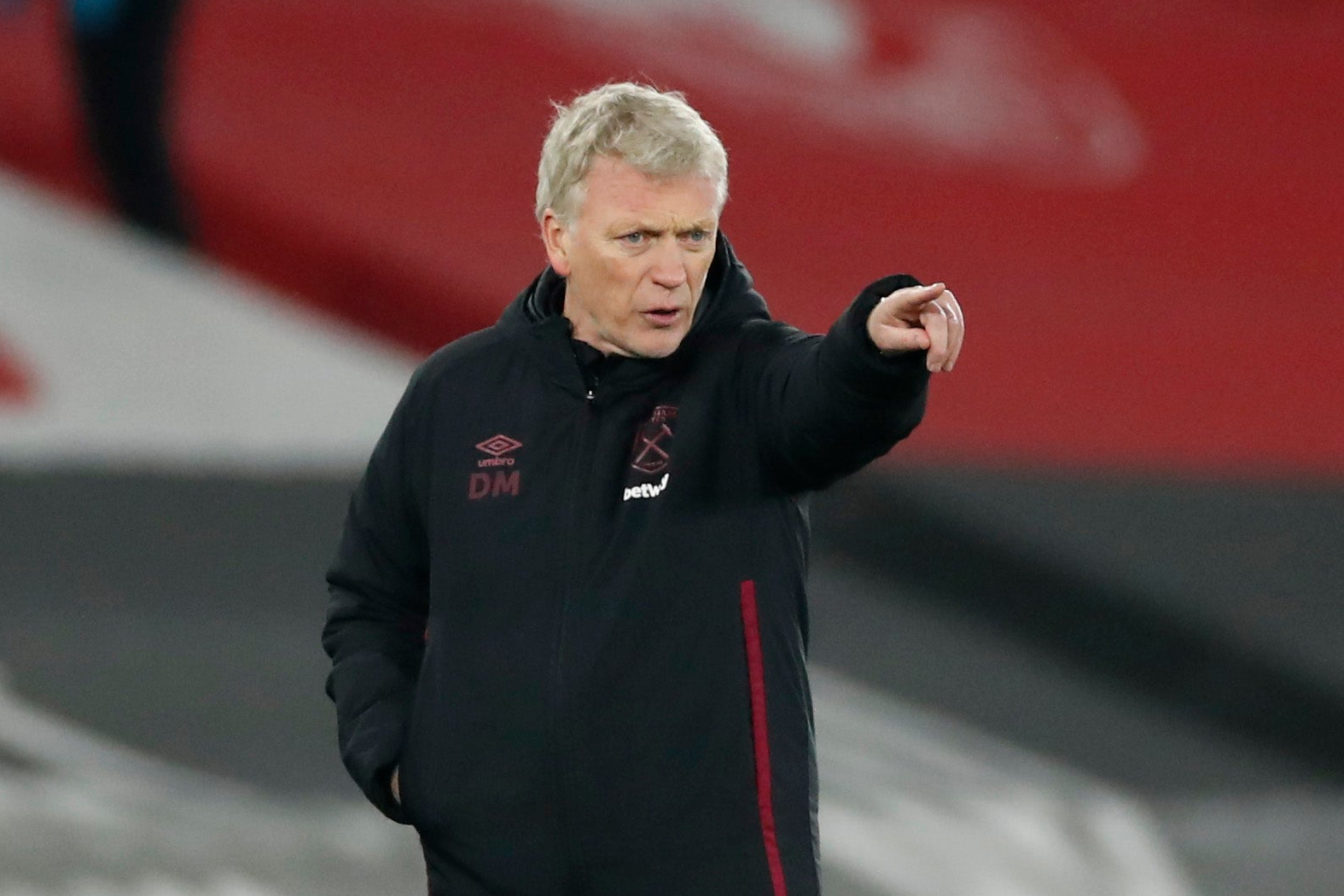 Moyes happy for football to continue but says players are taking risks