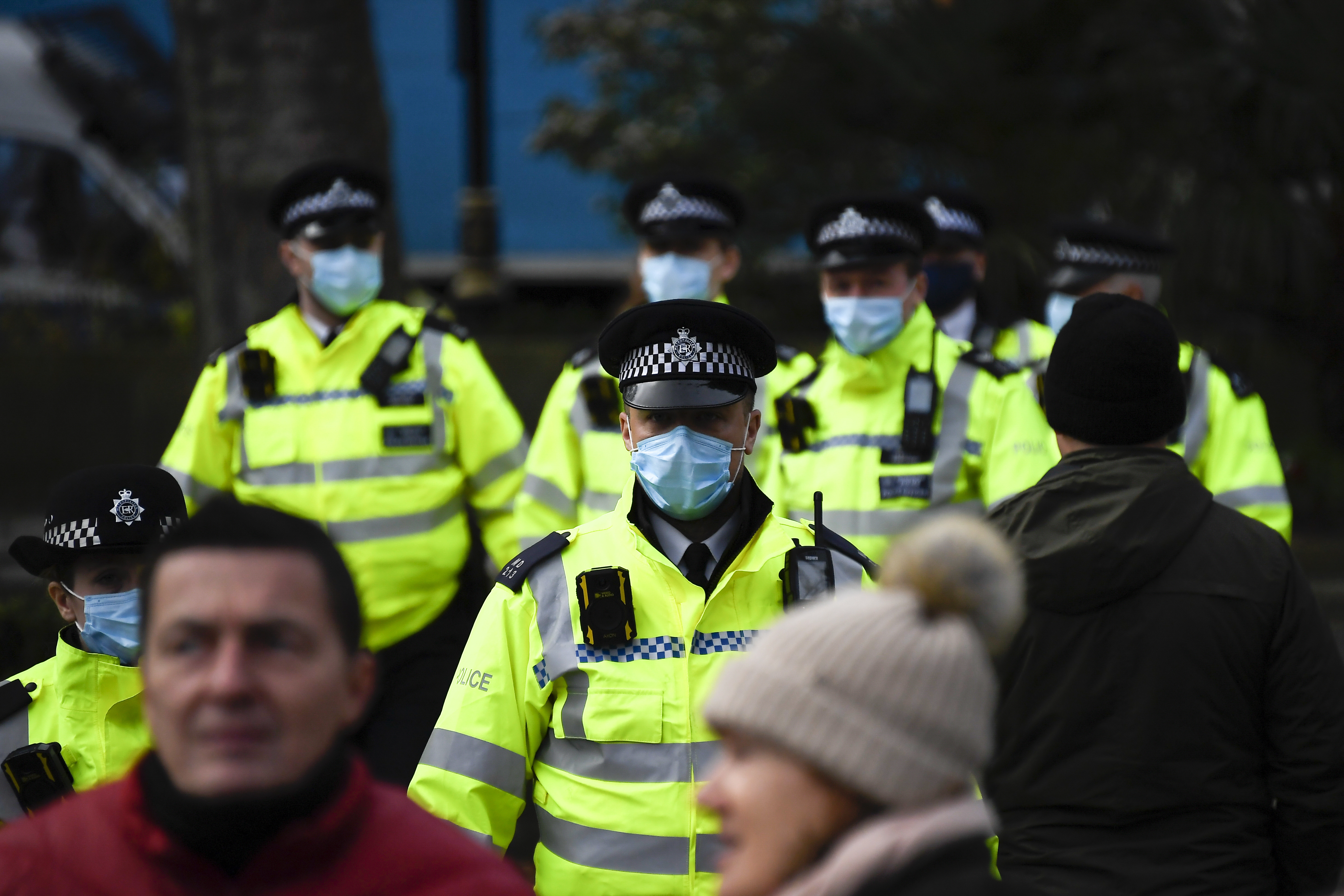 Police vow fresh crackdown on London lockdown flouters 