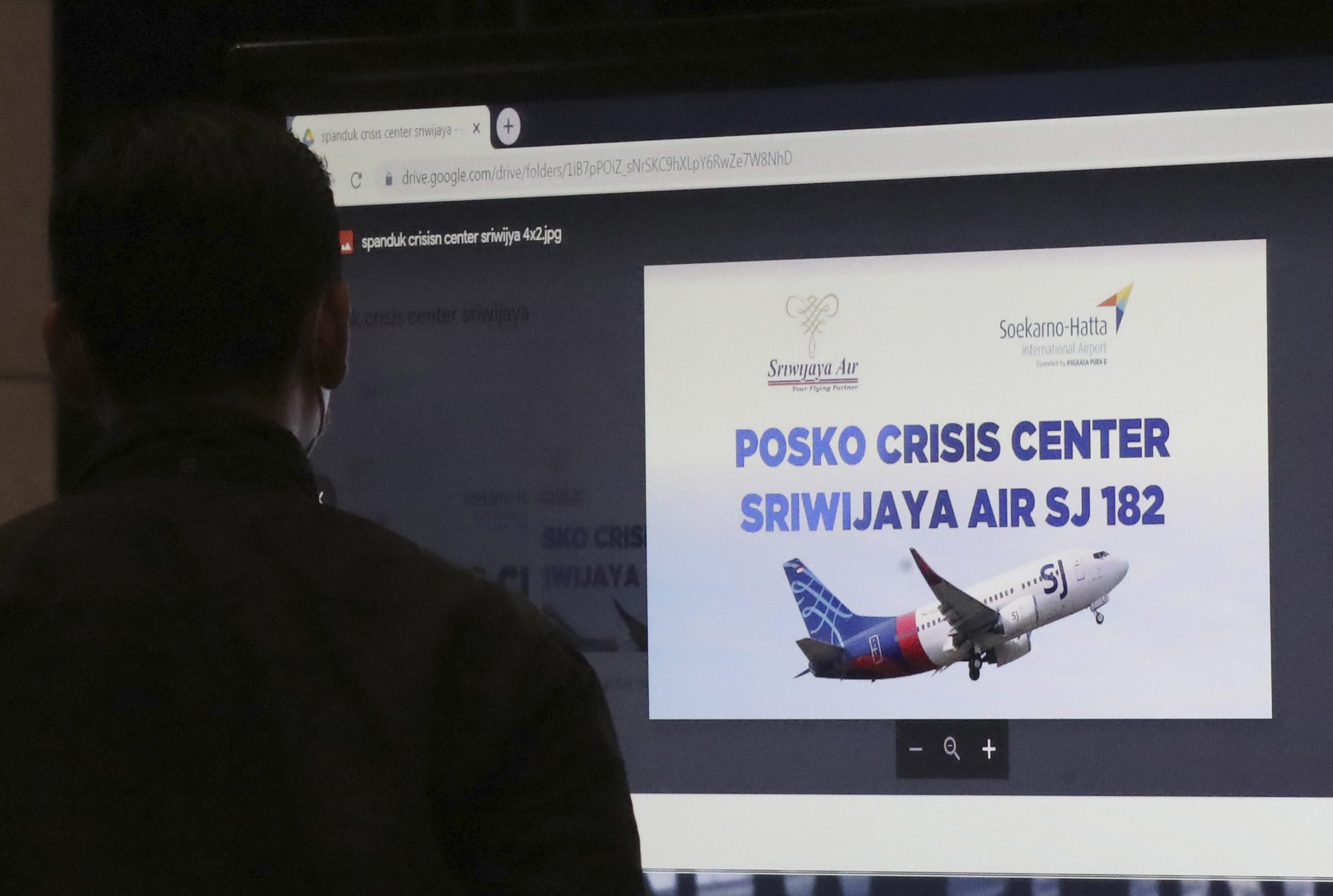 Boeing 737 passenger jet missing after losing contact near Jakarta 