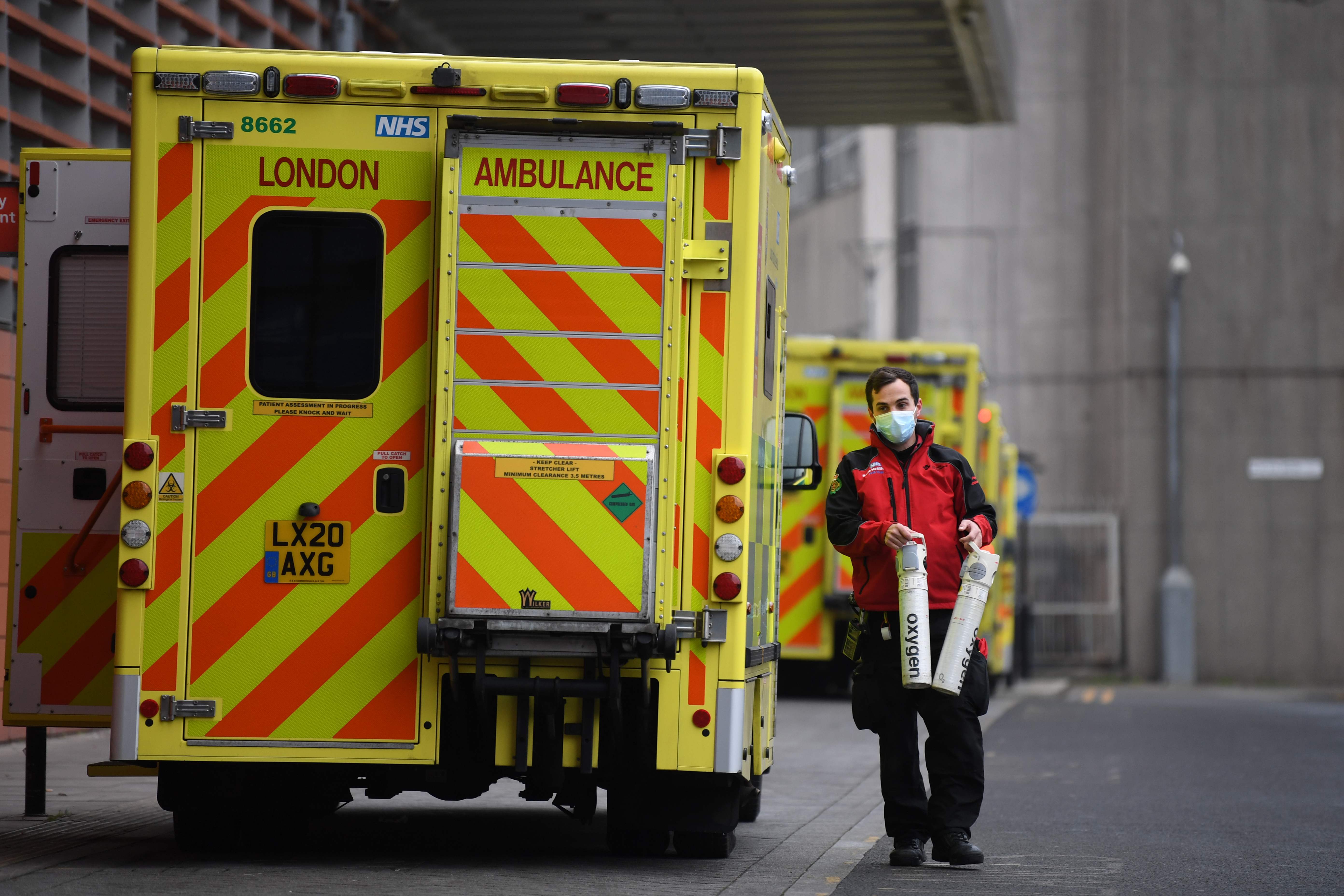 NHS bosses ‘uncomfortable’ over private work as hospitals buckle