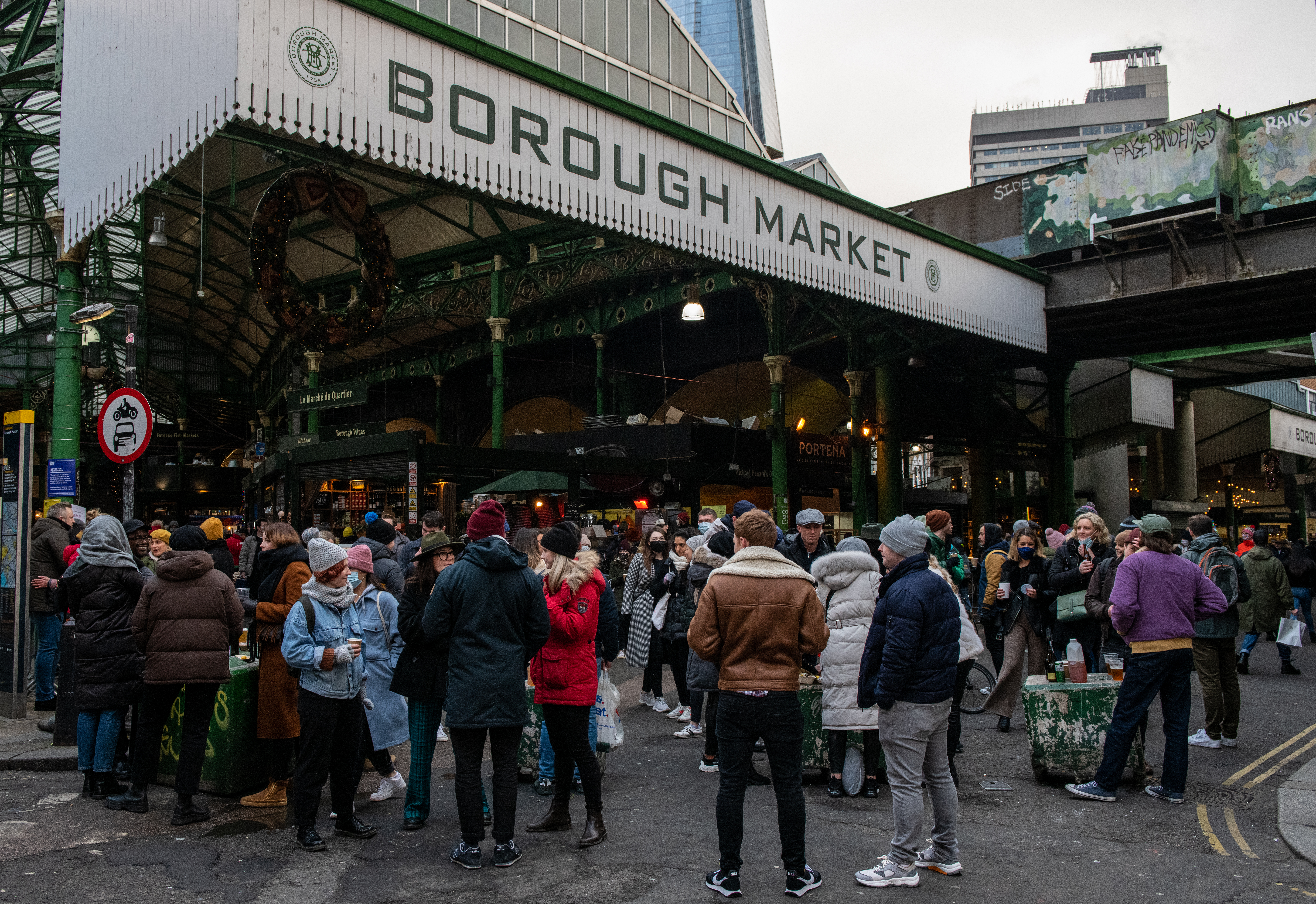 Borough Market first outdoor space to enforce wearing of face masks