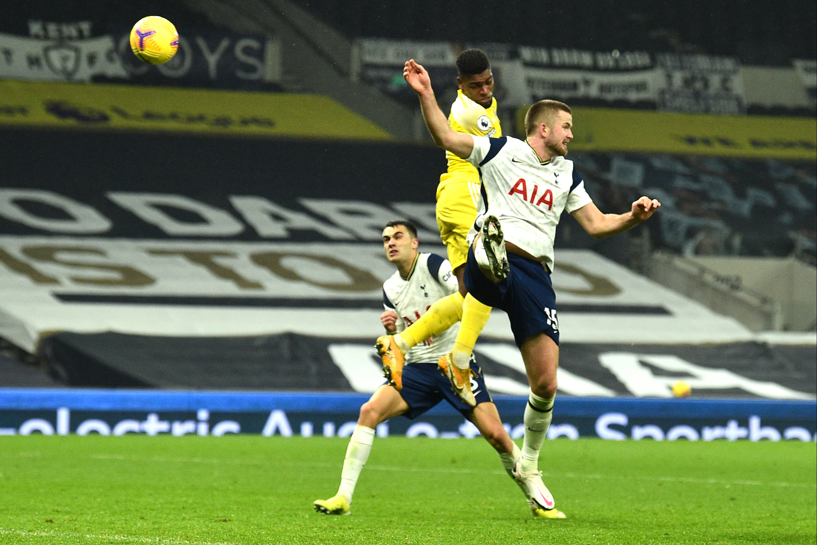 Tottenham 1-1 Fulham: Cavaleiro earns derby draw to frustrate Spurs