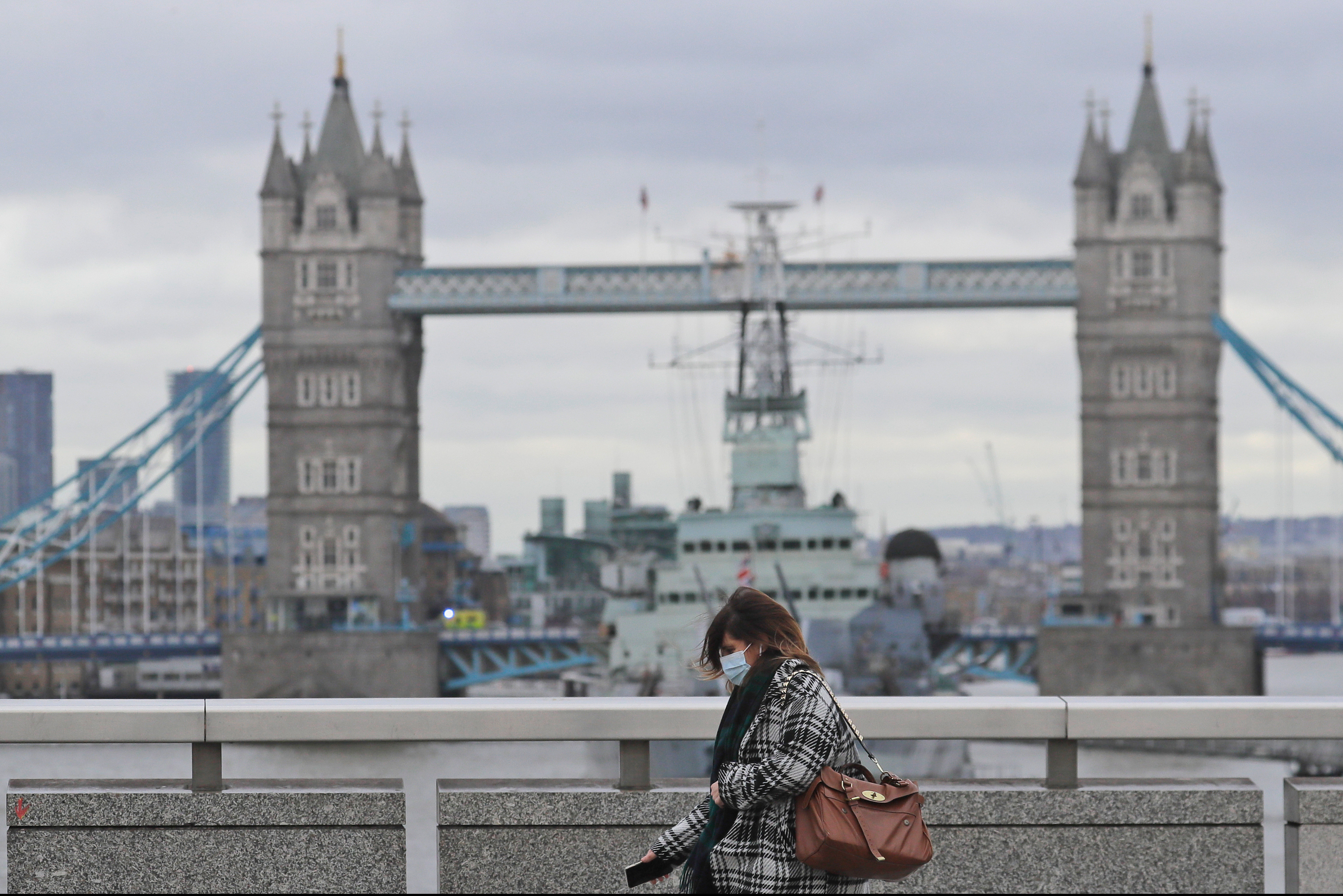 Hancock to give press briefing as London lags behind in vaccine race
