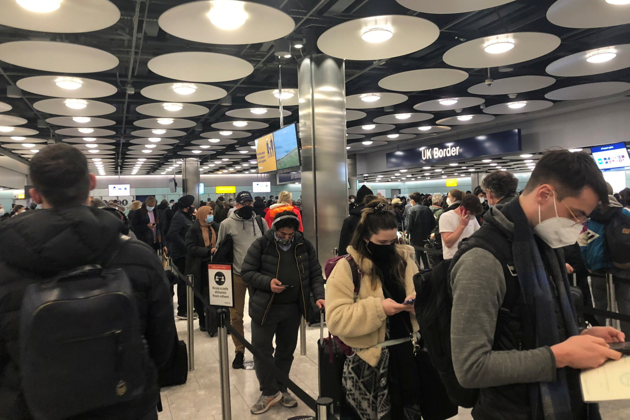 Crowds at Heathrow Airport spark ‘surperspreading’ complaints