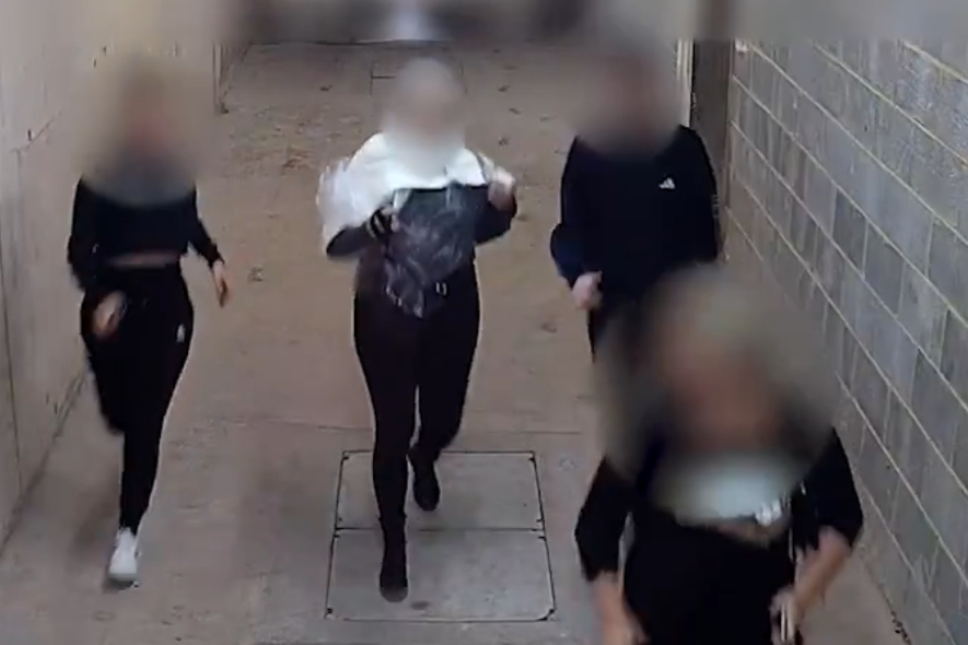 Moment lockdown flouters flee police raid at beauty salon