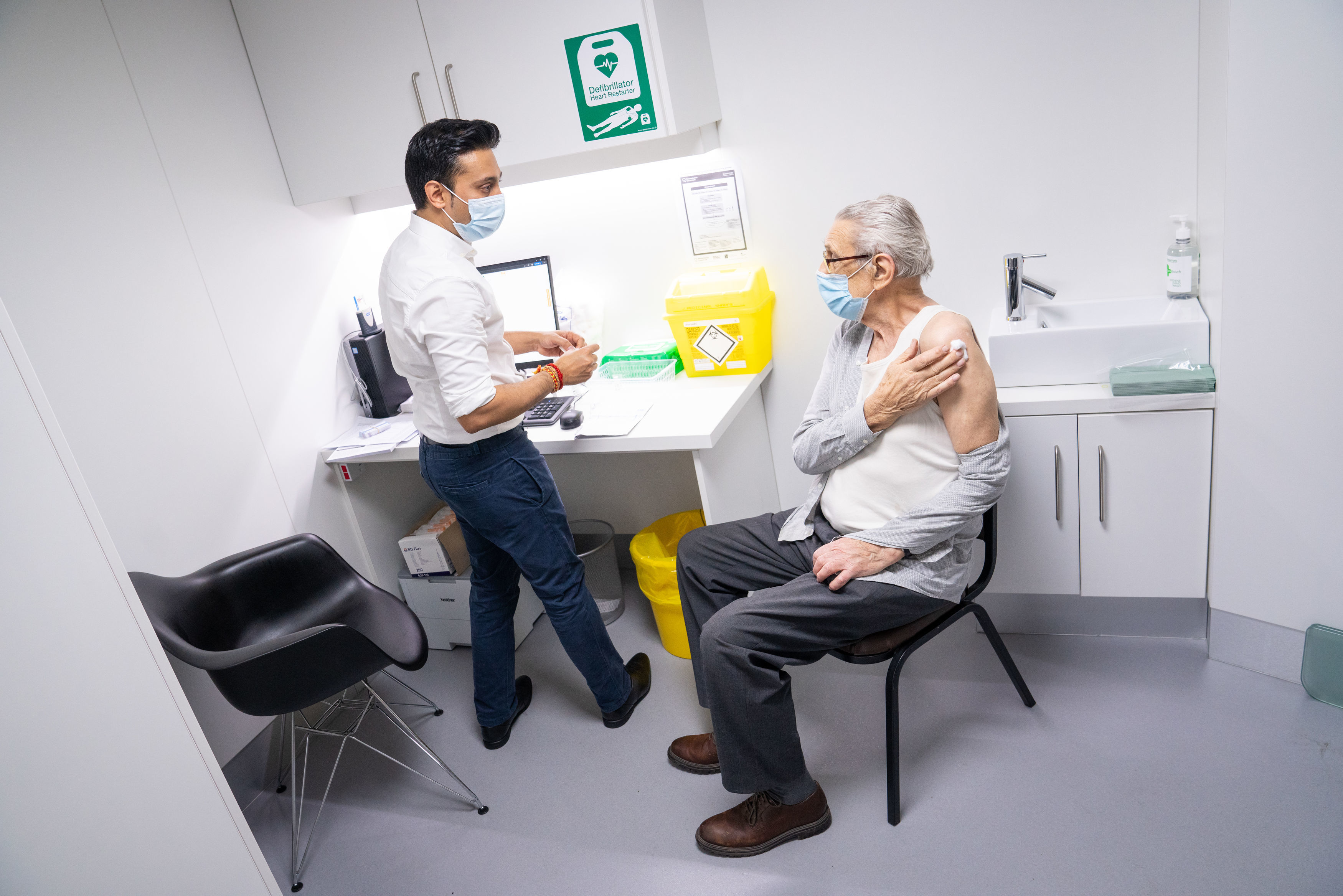 Covid vaccines ‘already slowing spread of virus’ - reports