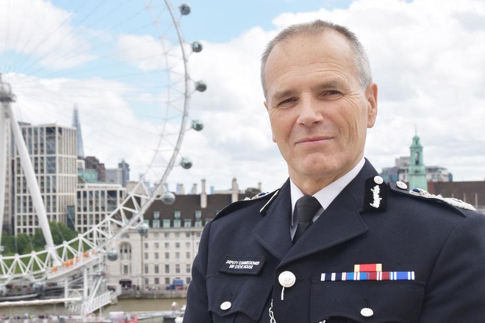Met chief: Footage of assaults on officers must be shown in court 