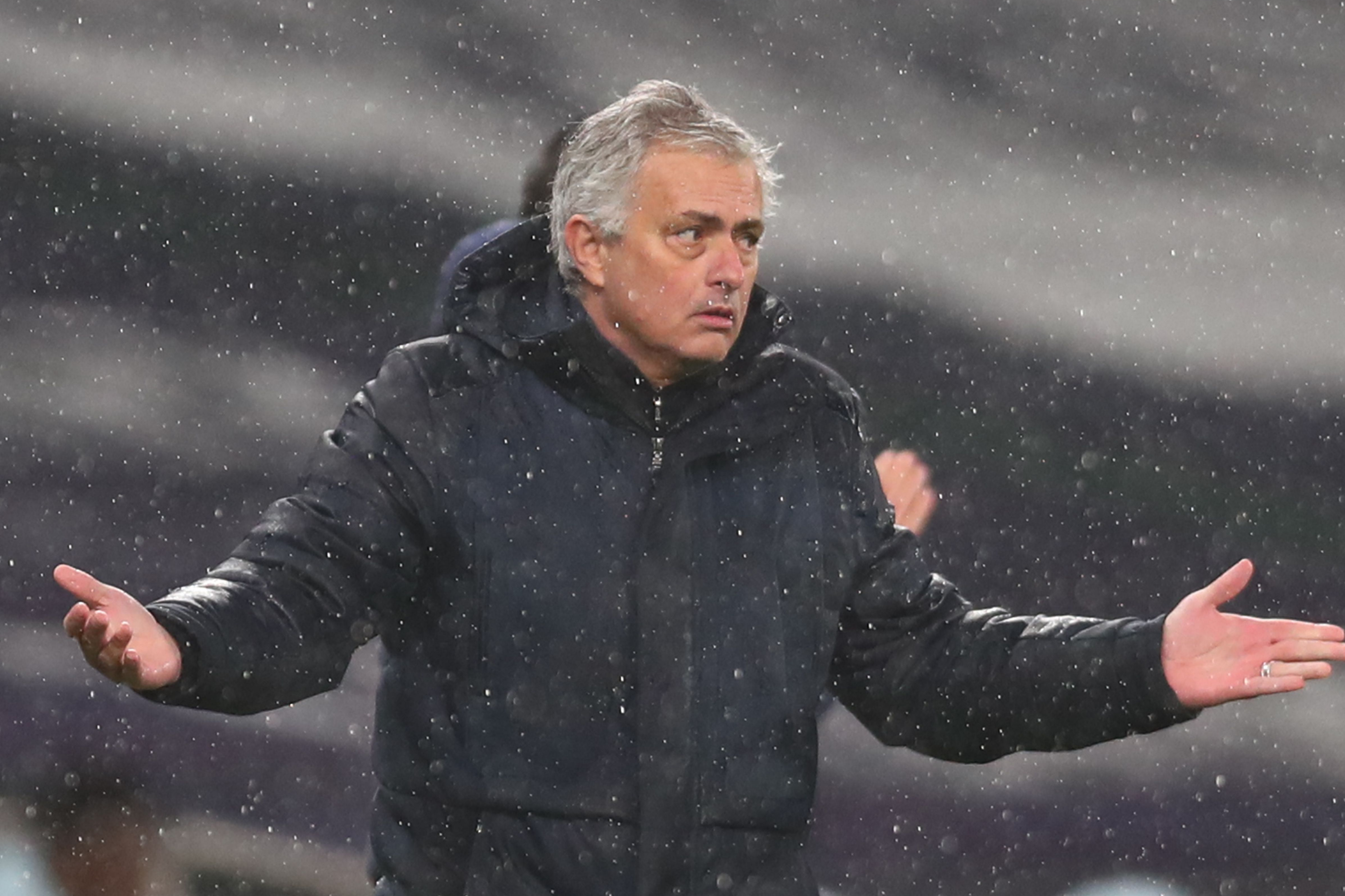Jose Mourinho’s problems run deep as Tottenham treat the ball like a toxic entity vs Chelsea