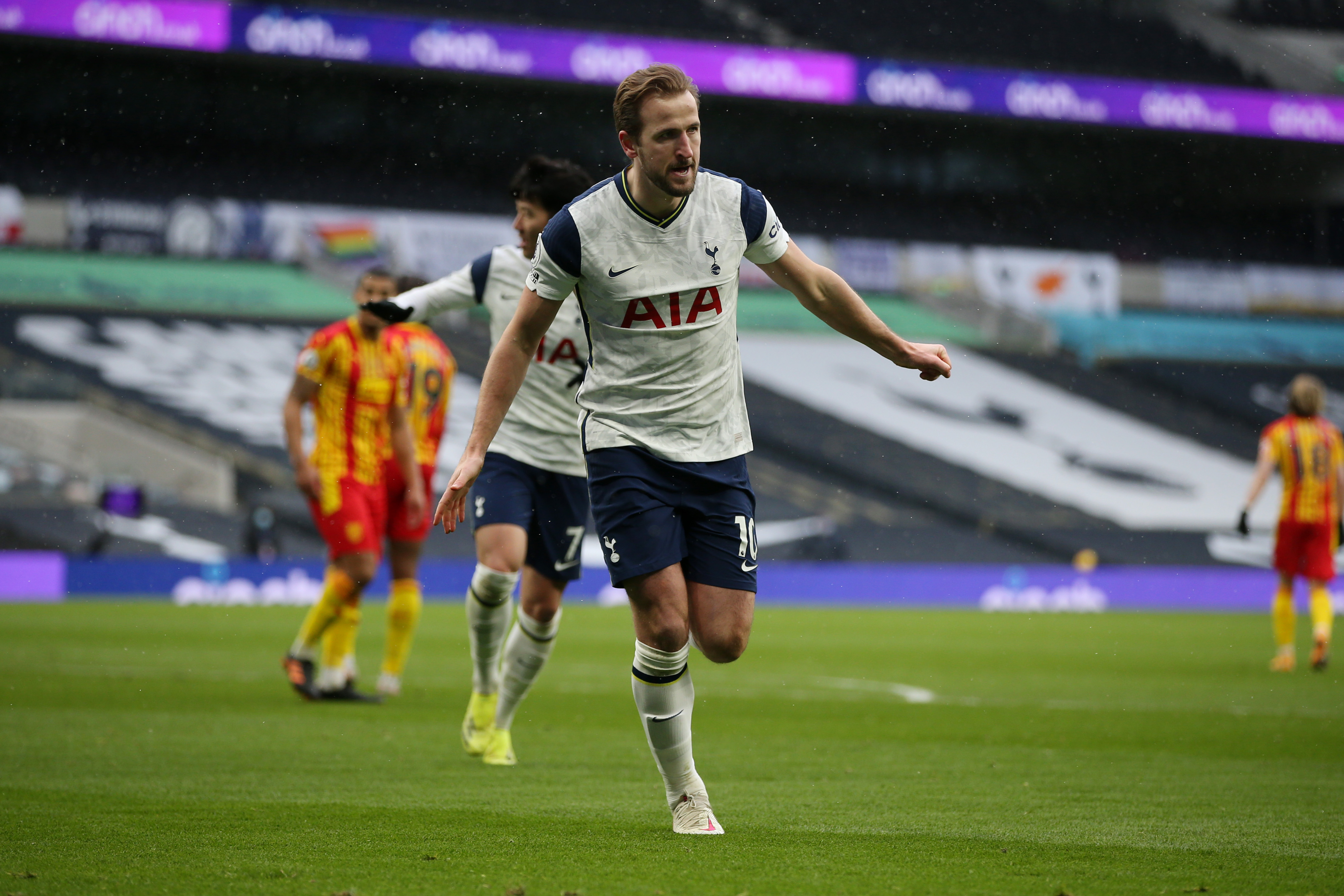 Tottenham 2-0 West Brom: Harry Kane and Heung-min Son end Spurs slump with win over Baggies