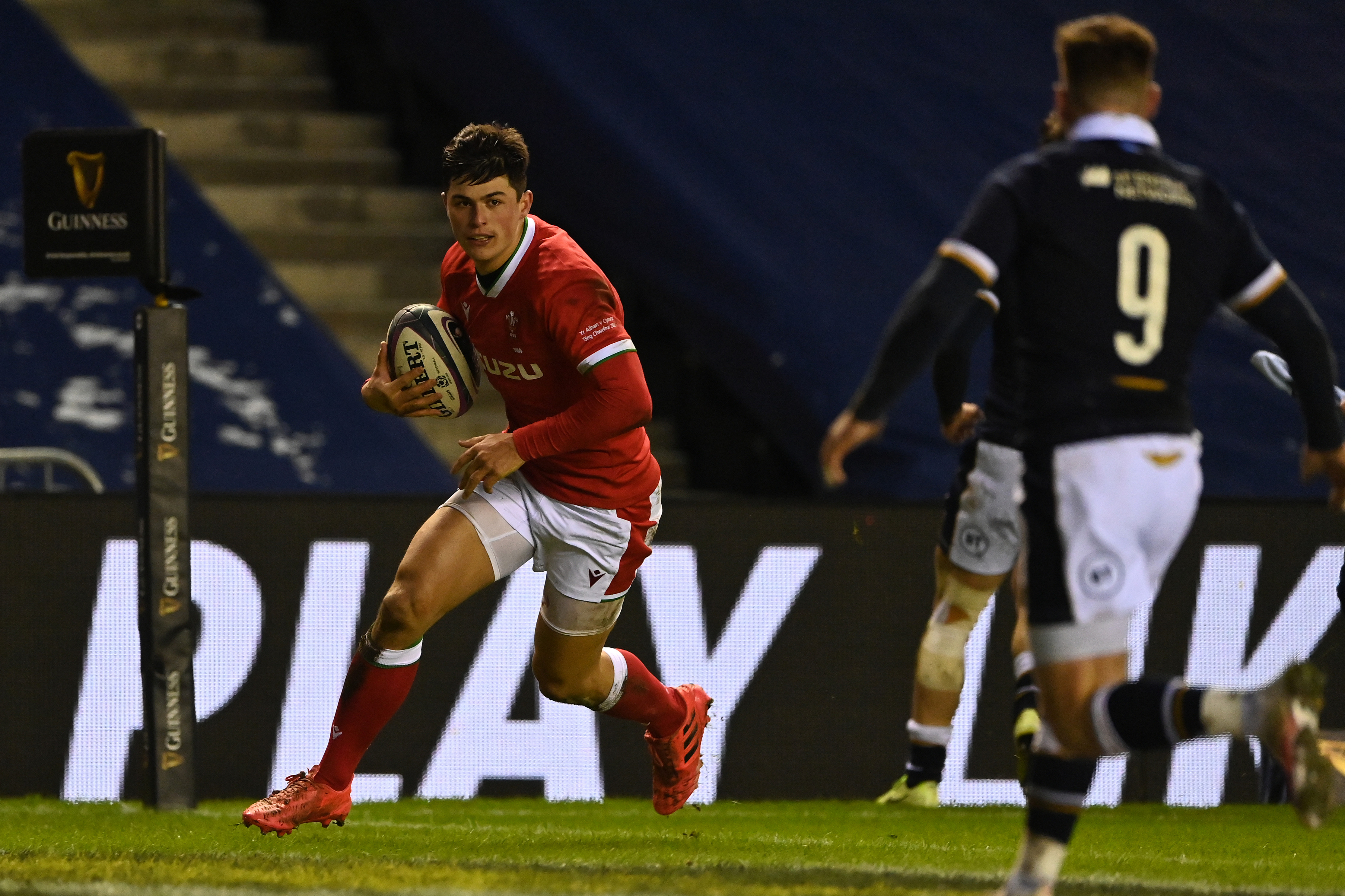 Scotland 24-25 Wales: Louis Rees-Zammit stars in thrilling Six Nations comeback win