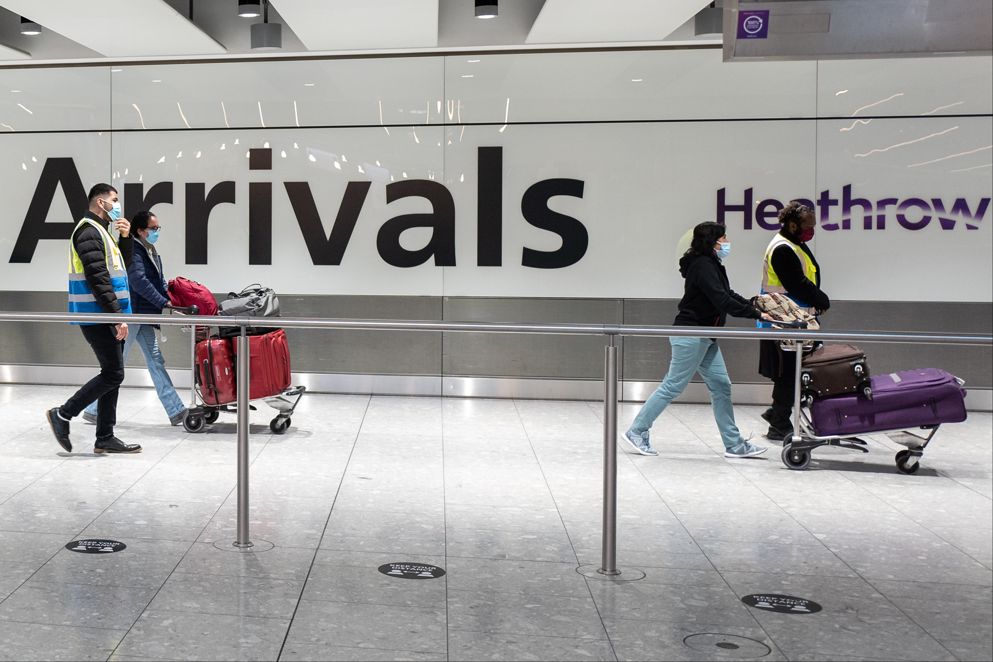 Covid UK LIVE: Vaccine passports for Europe ‘available before summer’ as Queen hails coronavirus jab