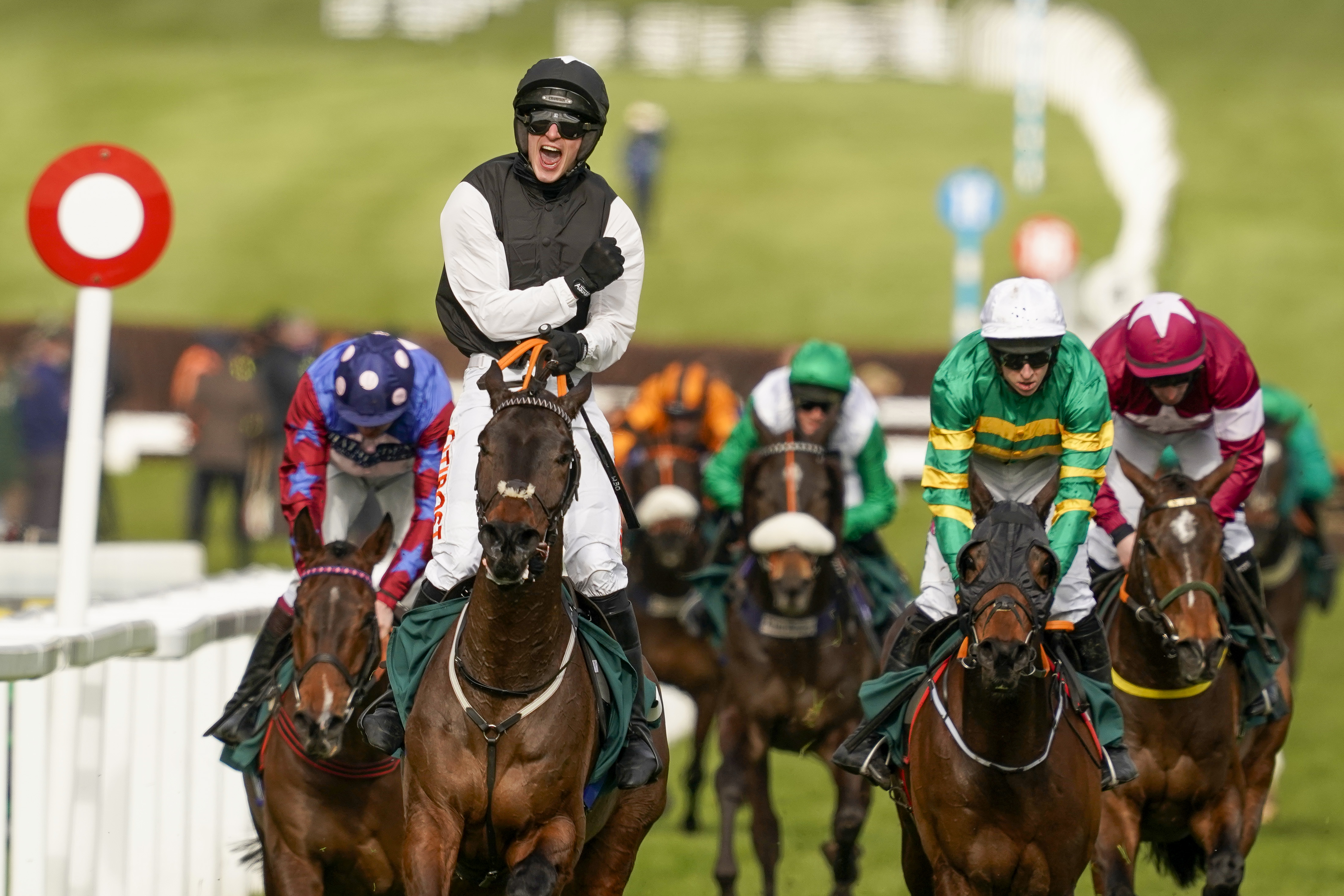 Stand-in Mullins rides Flooring Porter to Stayers’ Hurdle glory